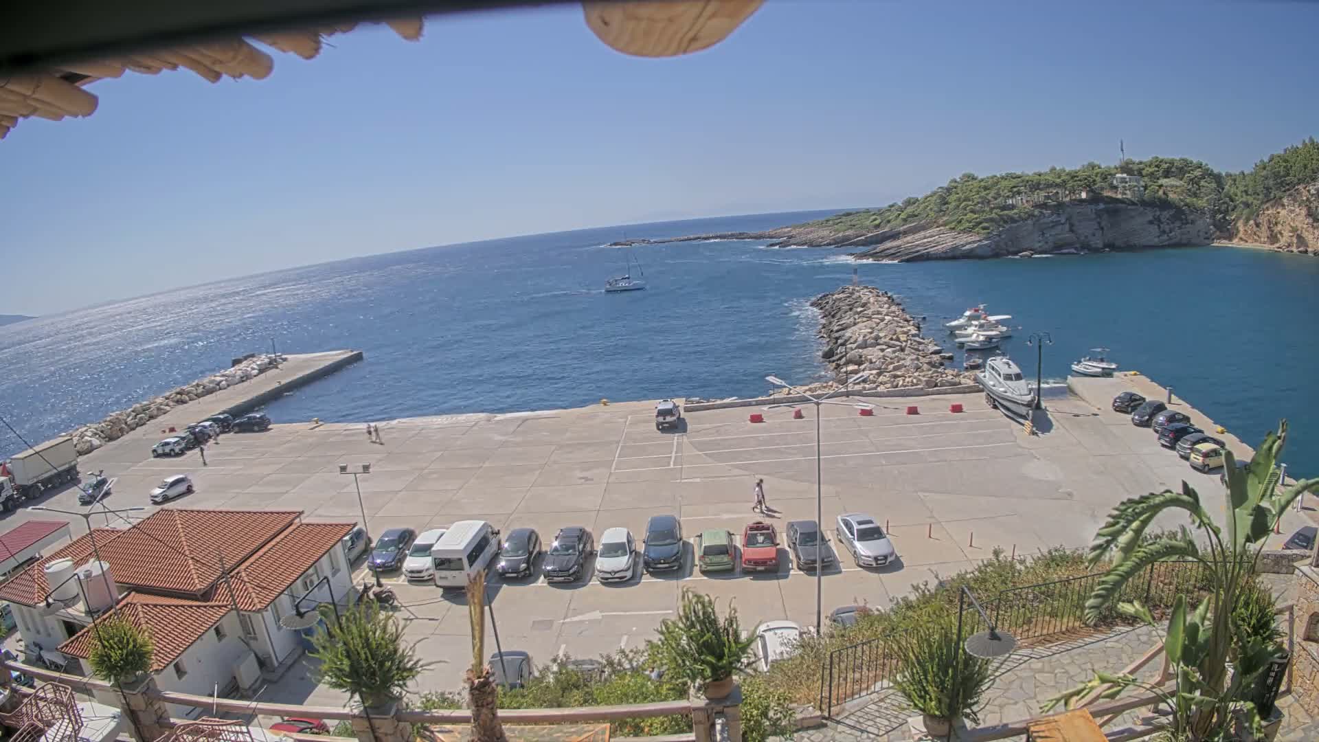 Patitiri, Alonnisos Commercial Port Live Cam - Pattiri, Alonnisos, Sporades, Thessaly & Central Greece (Thessalía), Greece