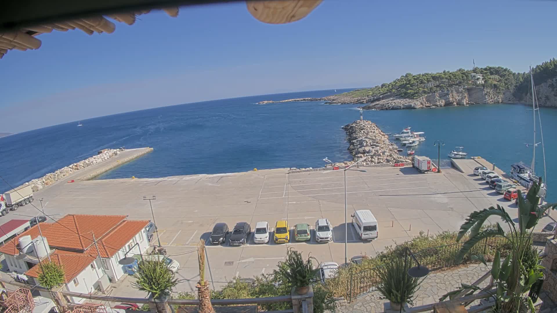 Patitiri, Alonnisos Commercial Port Live Cam - Pattiri, Alonnisos, Sporades, Thessaly & Central Greece (Thessalía), Greece