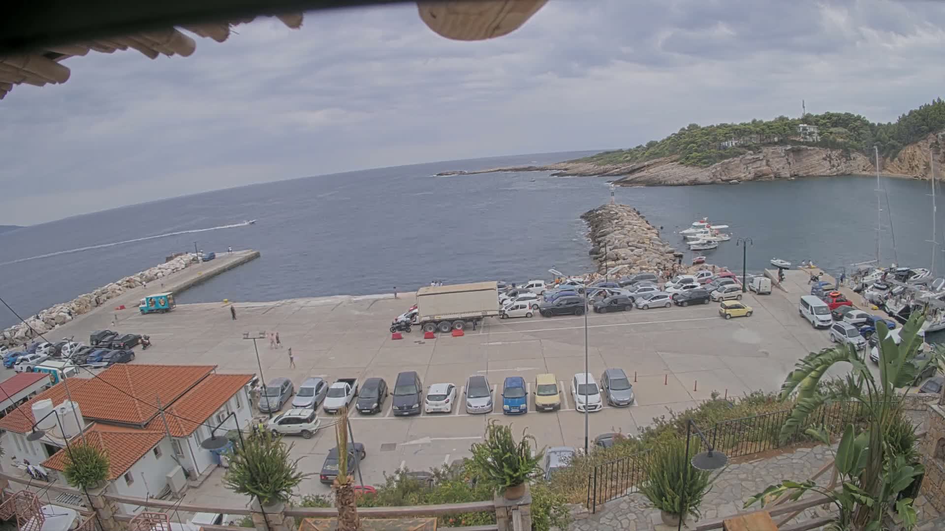 Patitiri, Alonnisos Commercial Port Live Cam - Pattiri, Alonnisos, Sporades, Thessaly & Central Greece (Thessalía), Greece