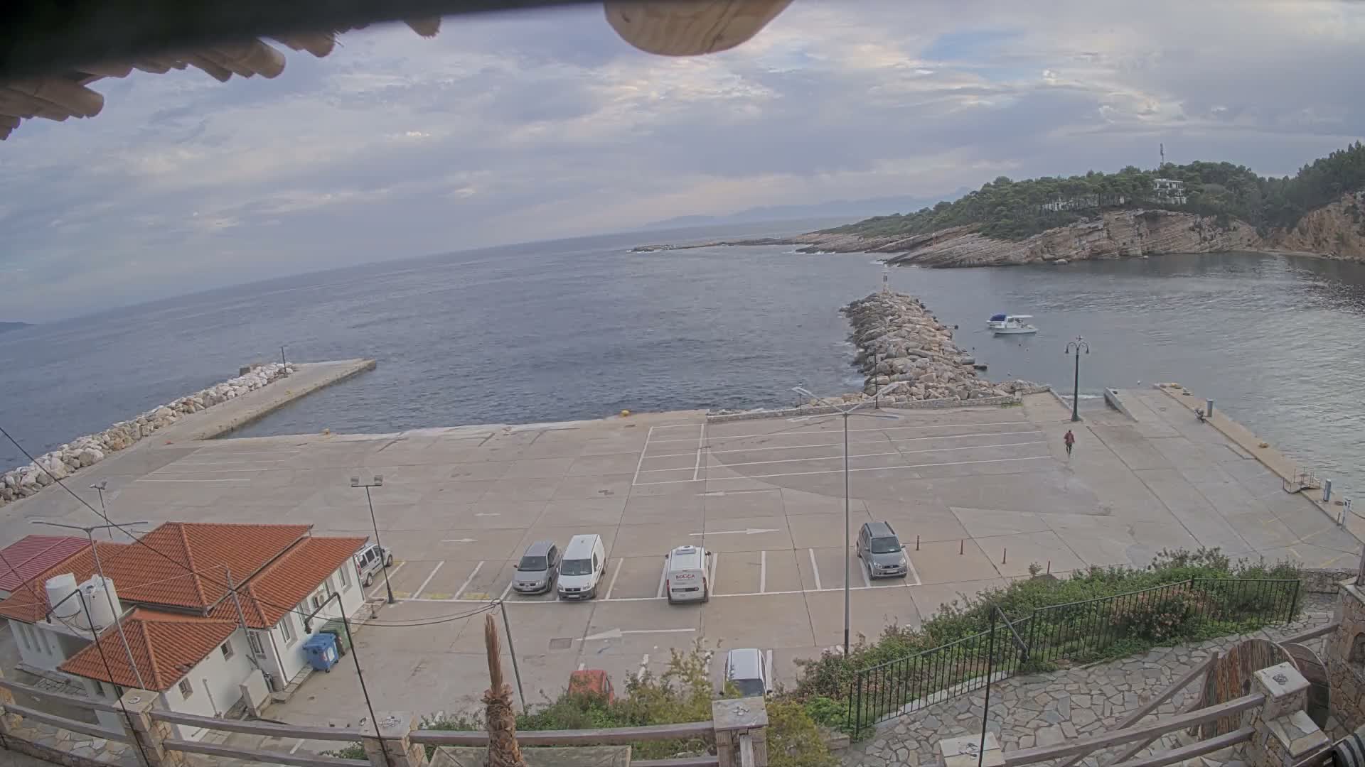 Patitiri, Alonnisos Commercial Port Live Cam - Pattiri, Alonnisos, Sporades, Thessaly & Central Greece (Thessalía), Greece