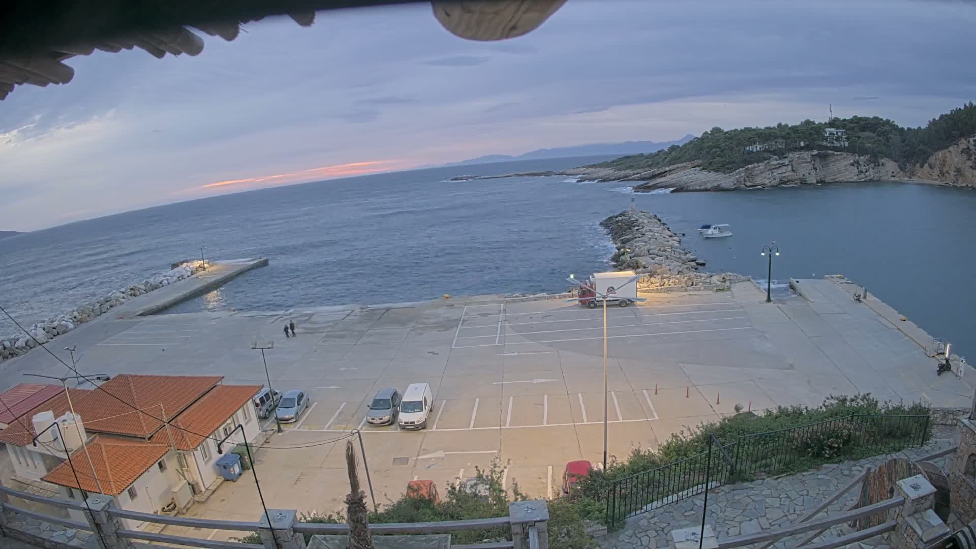 Patitiri, Alonnisos Commercial Port Live Cam - Pattiri, Alonnisos, Sporades, Thessaly & Central Greece (Thessalía), Greece