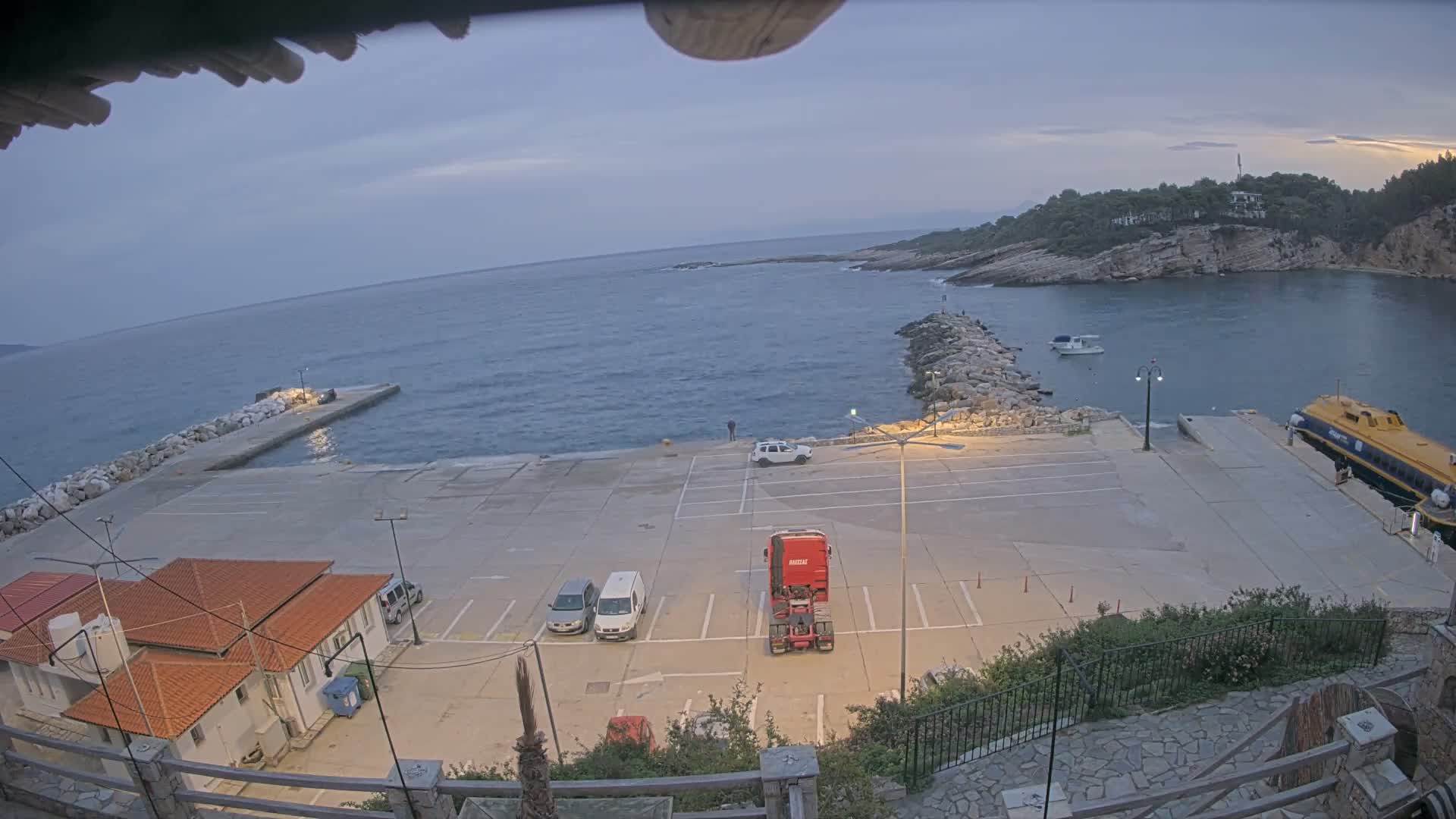 Patitiri, Alonnisos Commercial Port Live Cam - Pattiri, Alonnisos, Sporades, Thessaly & Central Greece (Thessalía), Greece