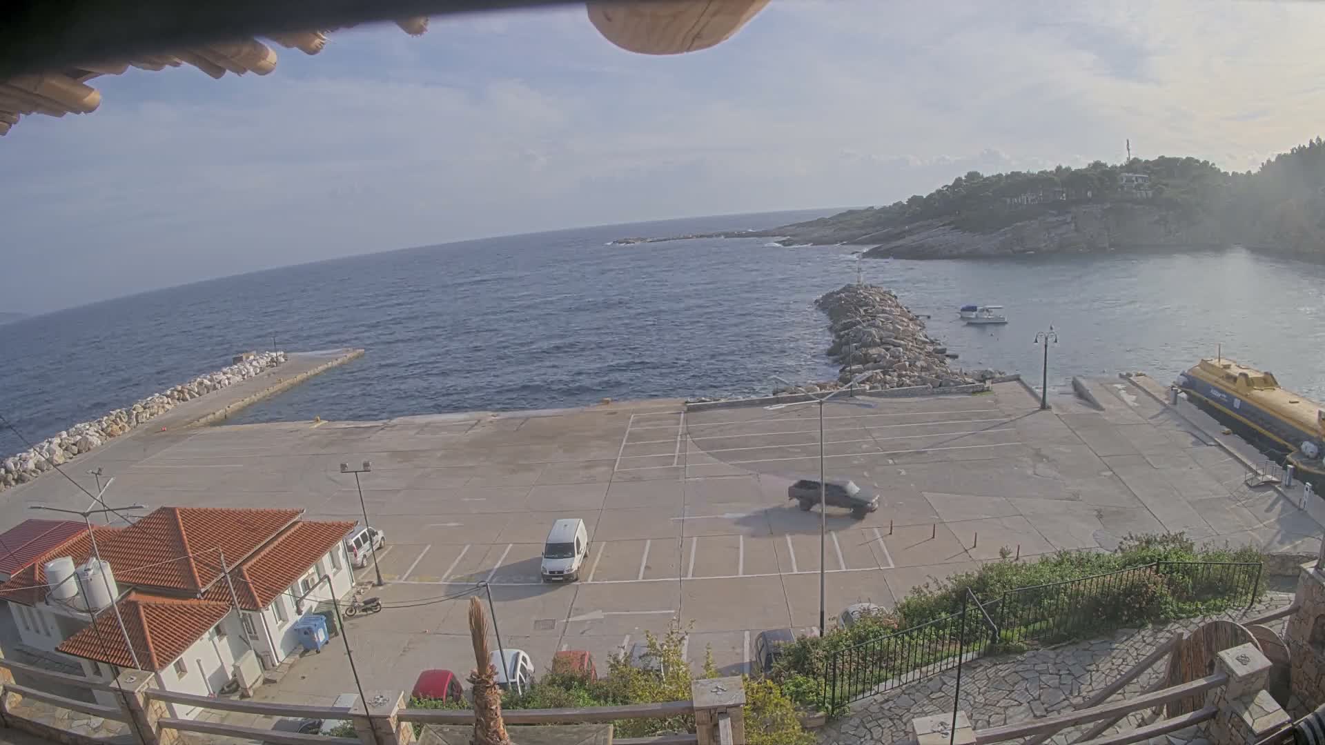 Patitiri, Alonnisos Commercial Port Live Cam - Pattiri, Alonnisos, Sporades, Thessaly & Central Greece (Thessalía), Greece