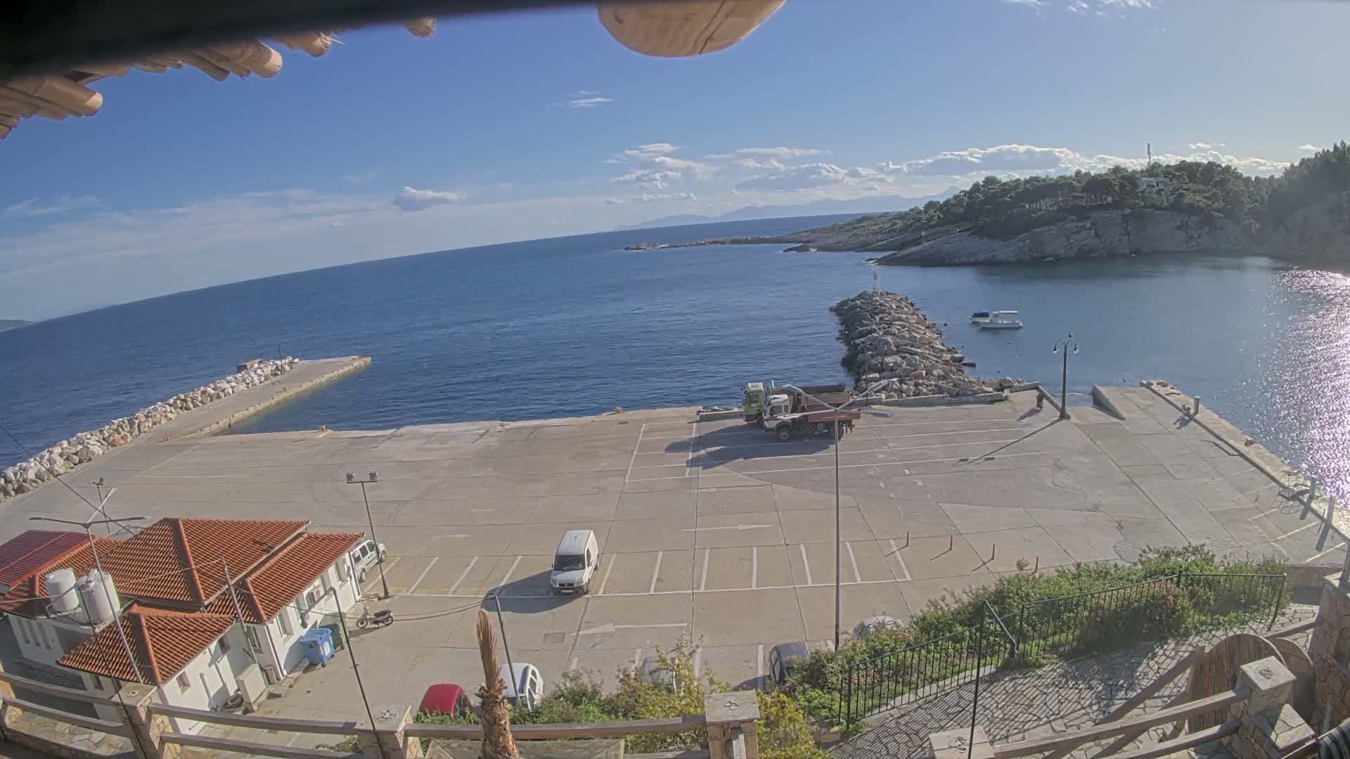 Patitiri, Alonnisos Commercial Port Live Cam - Pattiri, Alonnisos, Sporades, Thessaly & Central Greece (Thessalía), Greece