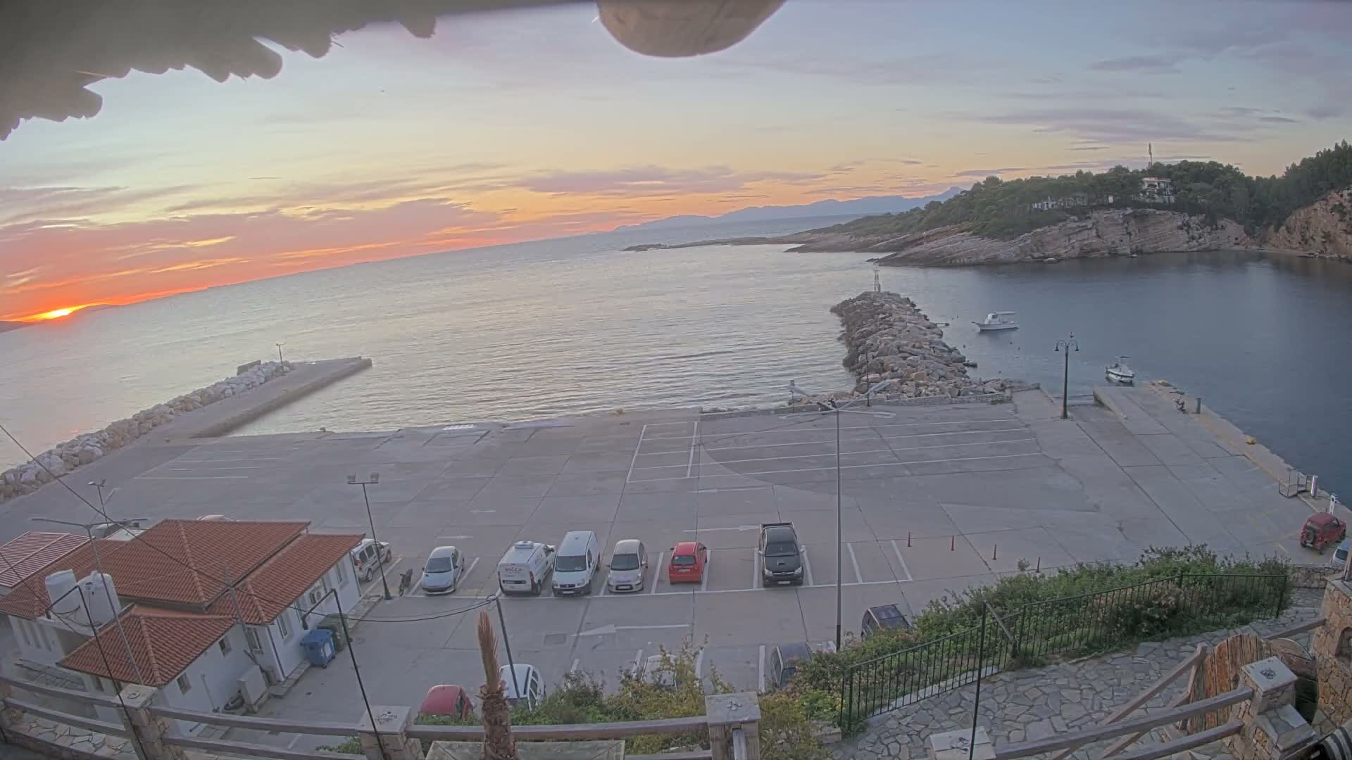 Patitiri, Alonnisos Commercial Port Live Cam - Pattiri, Alonnisos, Sporades, Thessaly & Central Greece (Thessalía), Greece