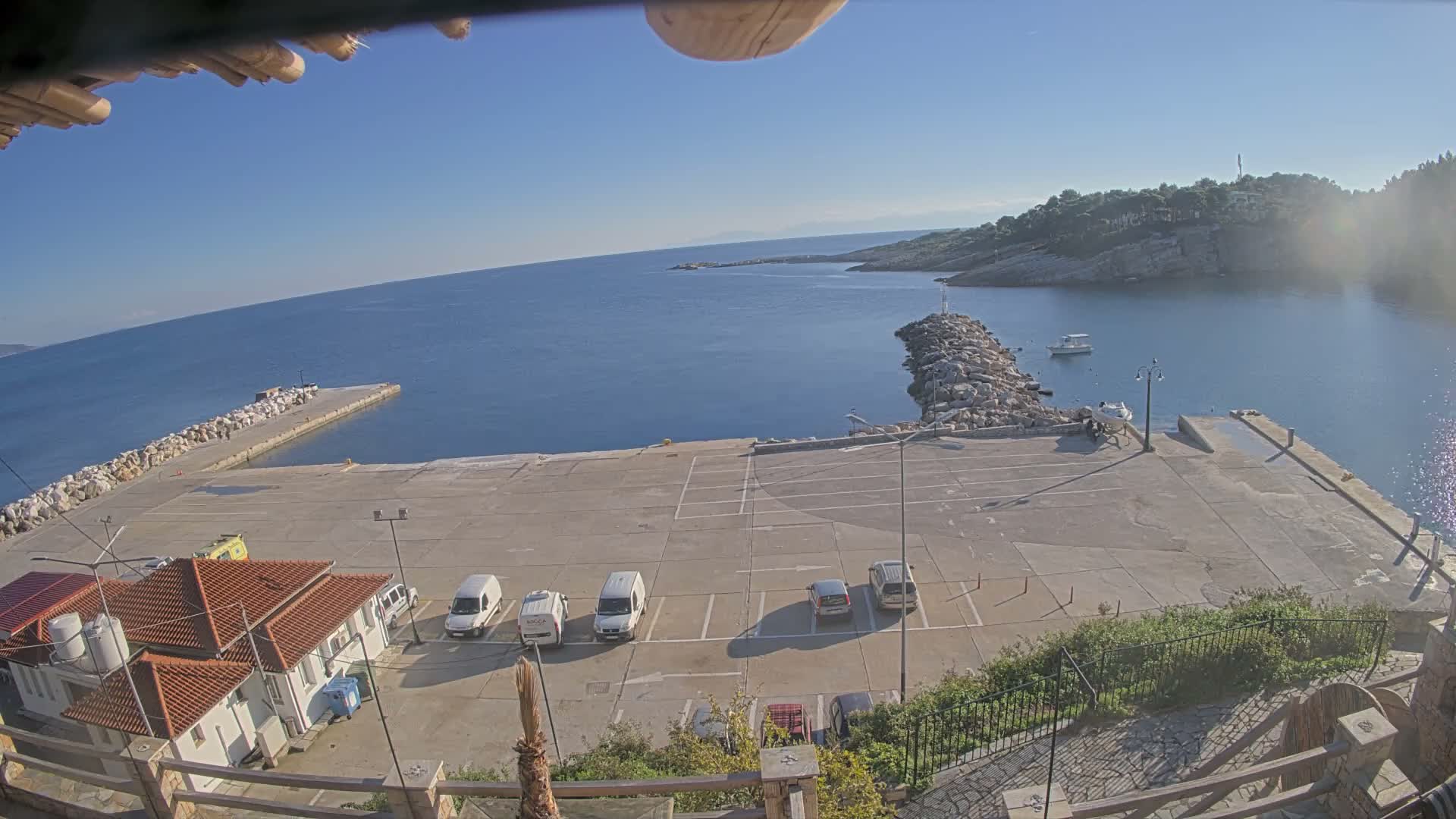 Patitiri, Alonnisos Commercial Port Live Cam - Pattiri, Alonnisos, Sporades, Thessaly & Central Greece (Thessalía), Greece