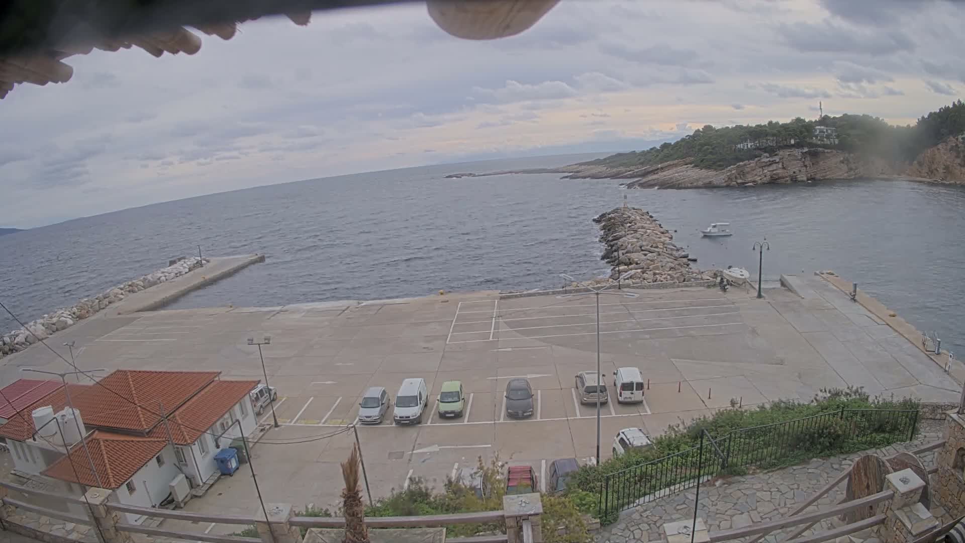 Patitiri, Alonnisos Commercial Port Live Cam - Pattiri, Alonnisos, Sporades, Thessaly & Central Greece (Thessalía), Greece