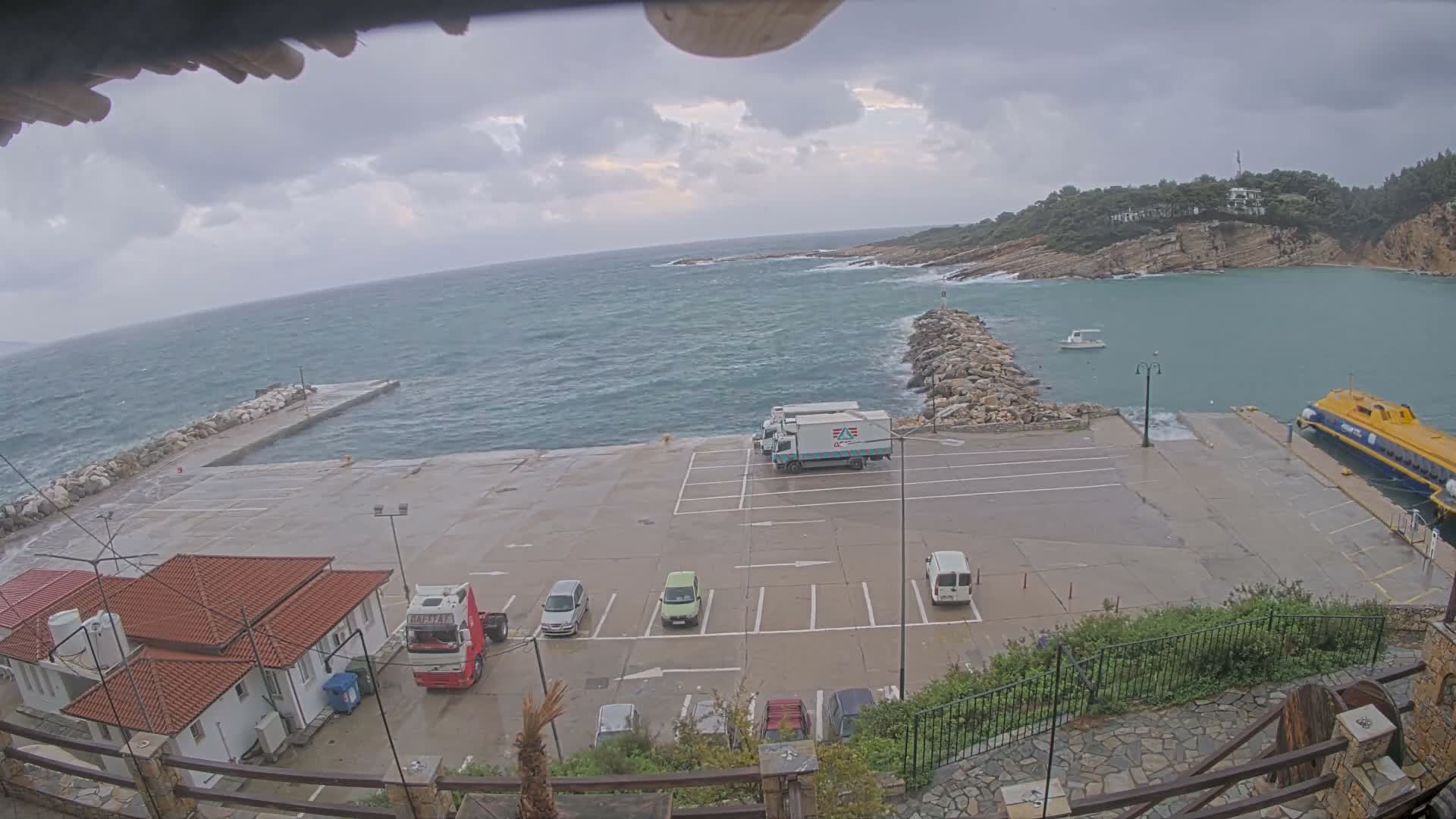 Patitiri, Alonnisos Commercial Port Live Cam - Pattiri, Alonnisos, Sporades, Thessaly & Central Greece (Thessalía), Greece