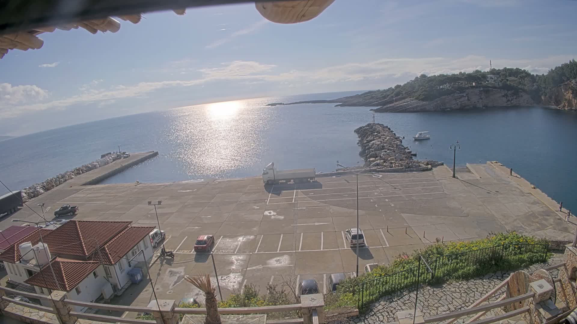 Patitiri, Alonnisos Commercial Port Live Cam - Pattiri, Alonnisos, Sporades, Thessaly & Central Greece (Thessalía), Greece