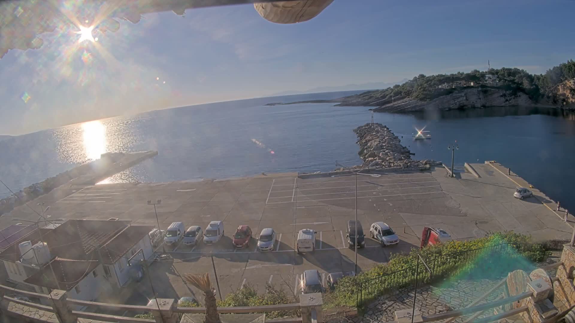 Patitiri, Alonnisos Commercial Port Live Cam - Pattiri, Alonnisos, Sporades, Thessaly & Central Greece (Thessalía), Greece