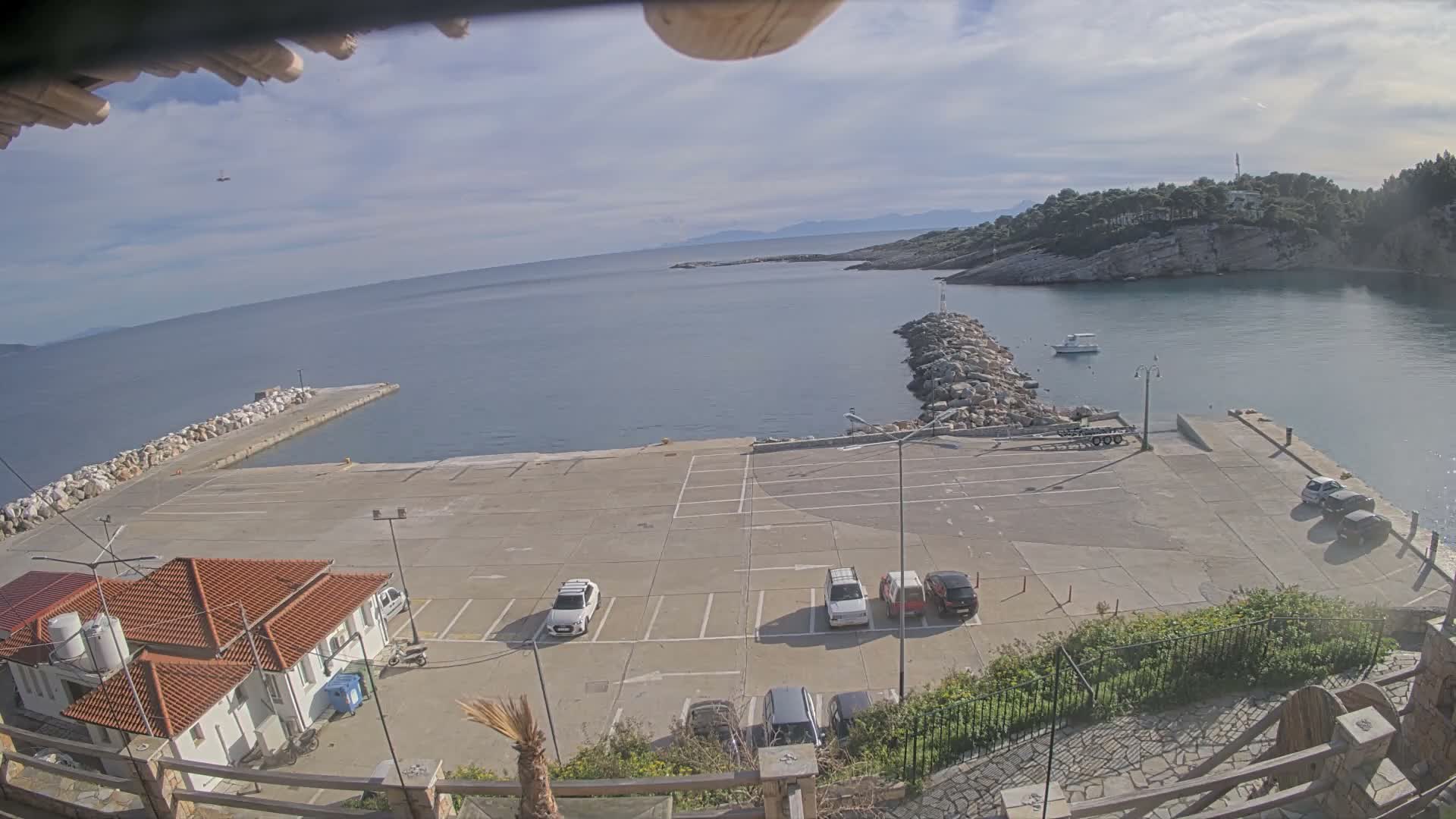 Patitiri, Alonnisos Commercial Port Live Cam - Pattiri, Alonnisos, Sporades, Thessaly & Central Greece (Thessalía), Greece