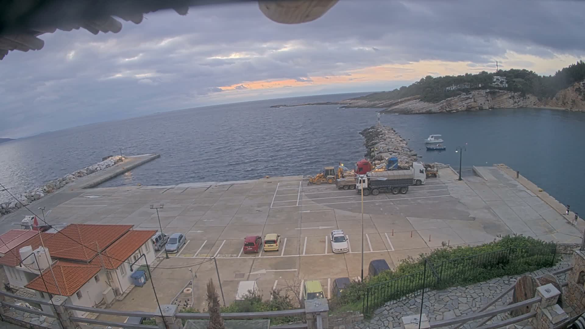 Patitiri, Alonnisos Commercial Port Live Cam - Pattiri, Alonnisos, Sporades, Thessaly & Central Greece (Thessalía), Greece