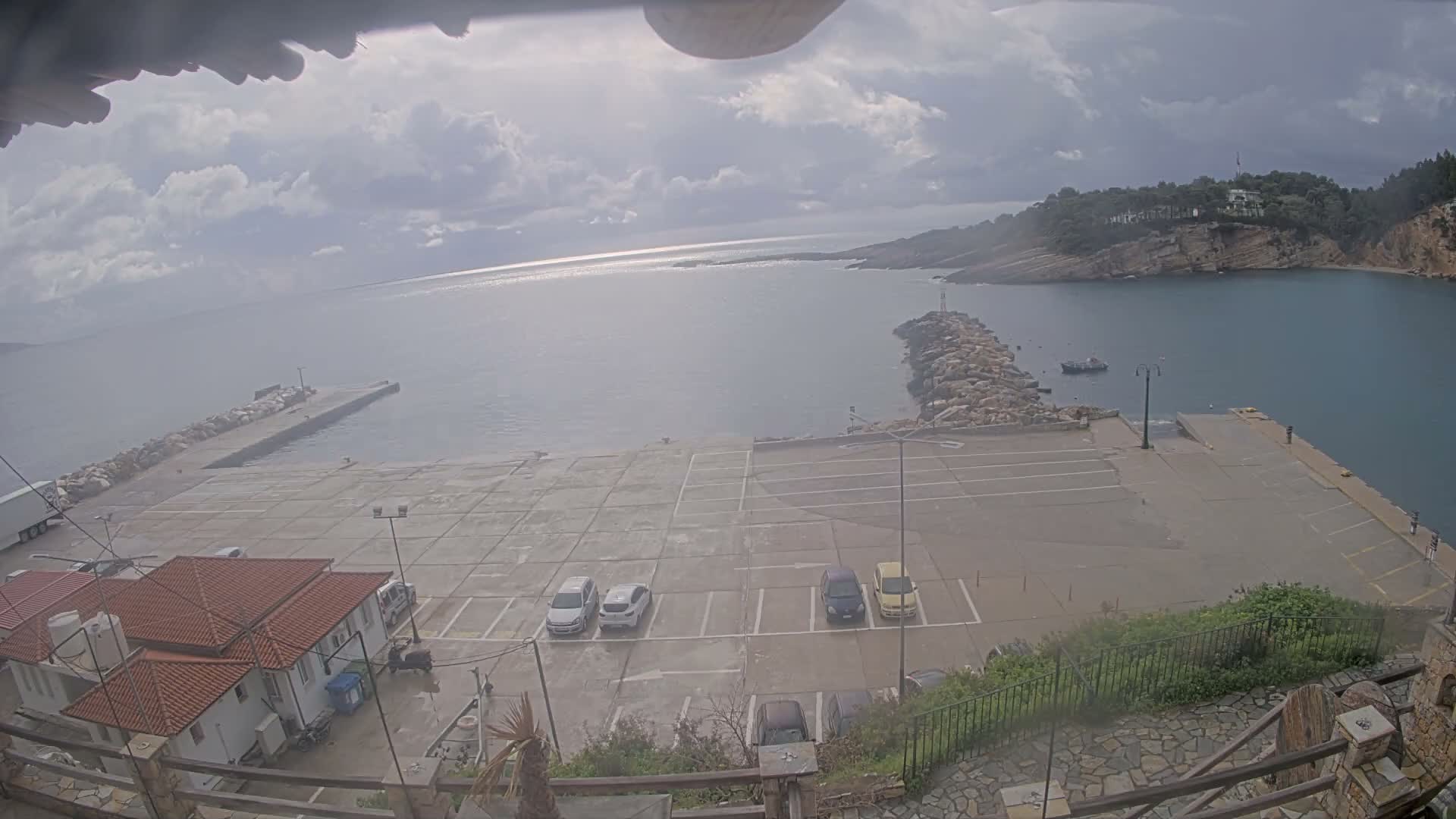 Patitiri, Alonnisos Commercial Port Live Cam - Pattiri, Alonnisos, Sporades, Thessaly & Central Greece (Thessalía), Greece