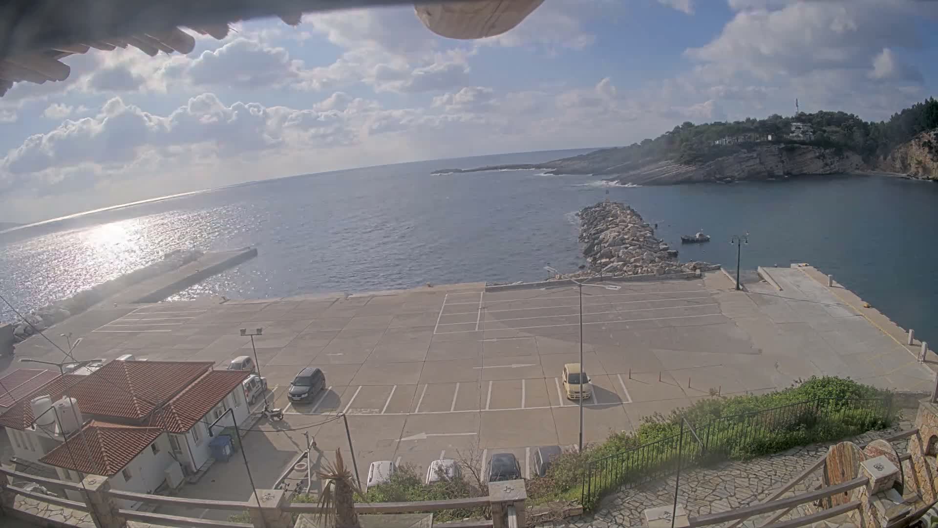 Patitiri, Alonnisos Commercial Port Live Cam - Pattiri, Alonnisos, Sporades, Thessaly & Central Greece (Thessalía), Greece
