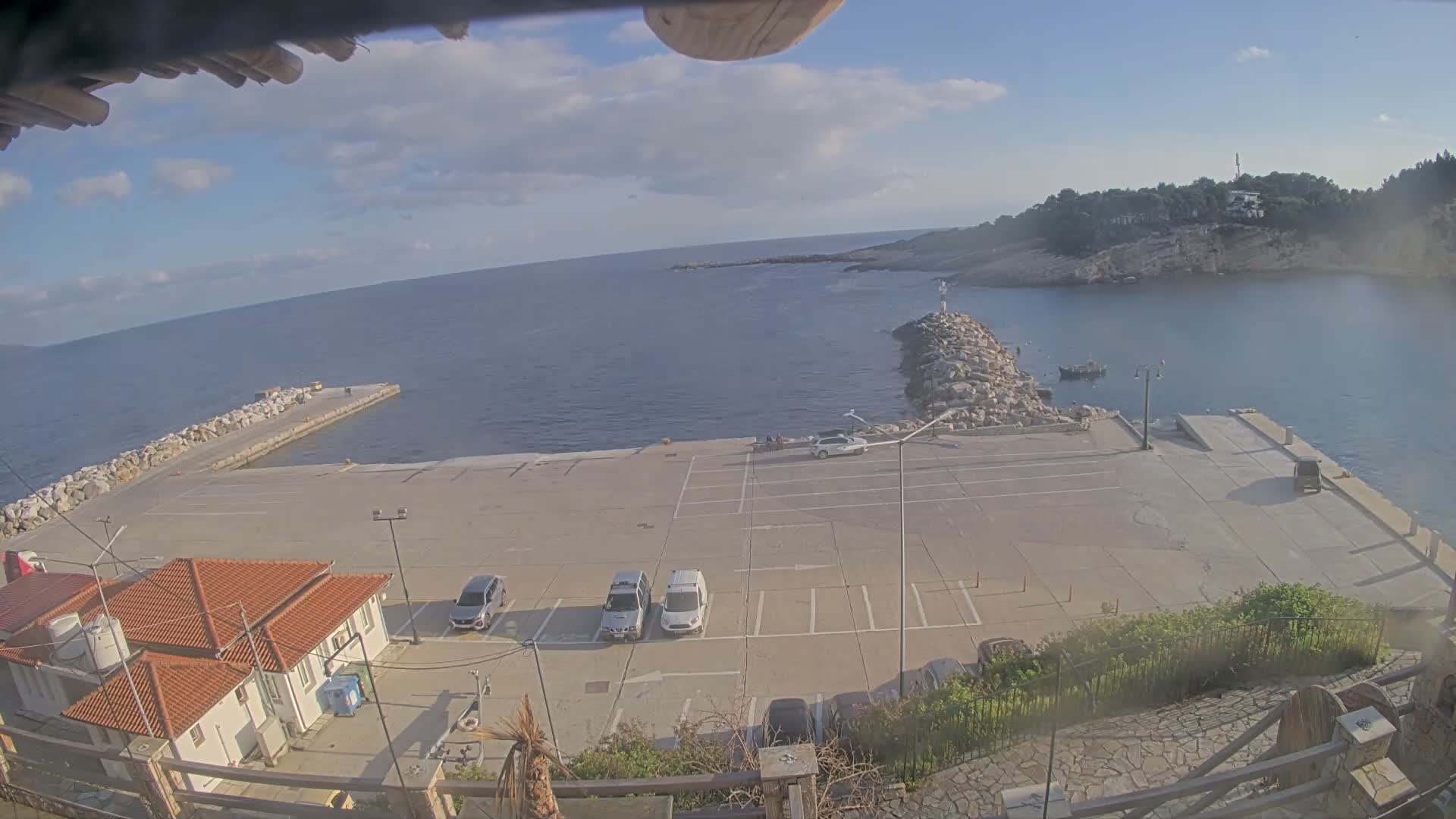 Patitiri, Alonnisos Commercial Port Live Cam - Pattiri, Alonnisos, Sporades, Thessaly & Central Greece (Thessalía), Greece