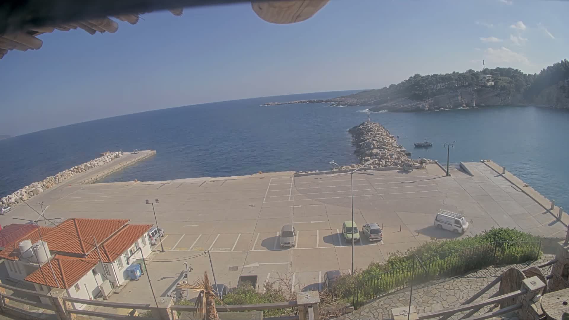 Patitiri, Alonnisos Commercial Port Live Cam - Pattiri, Alonnisos, Sporades, Thessaly & Central Greece (Thessalía), Greece