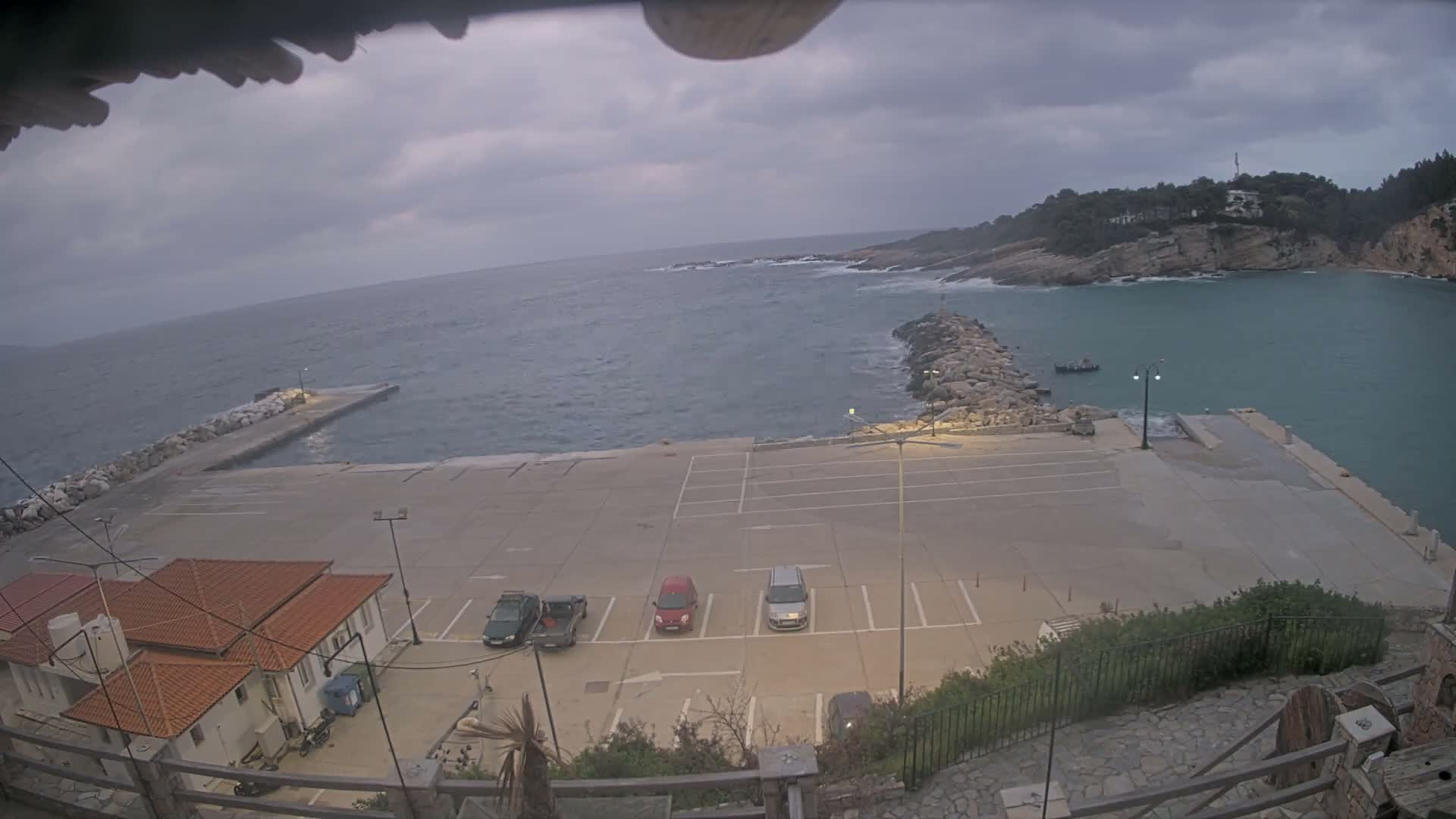 Patitiri, Alonnisos Commercial Port Live Cam - Pattiri, Alonnisos, Sporades, Thessaly & Central Greece (Thessalía), Greece