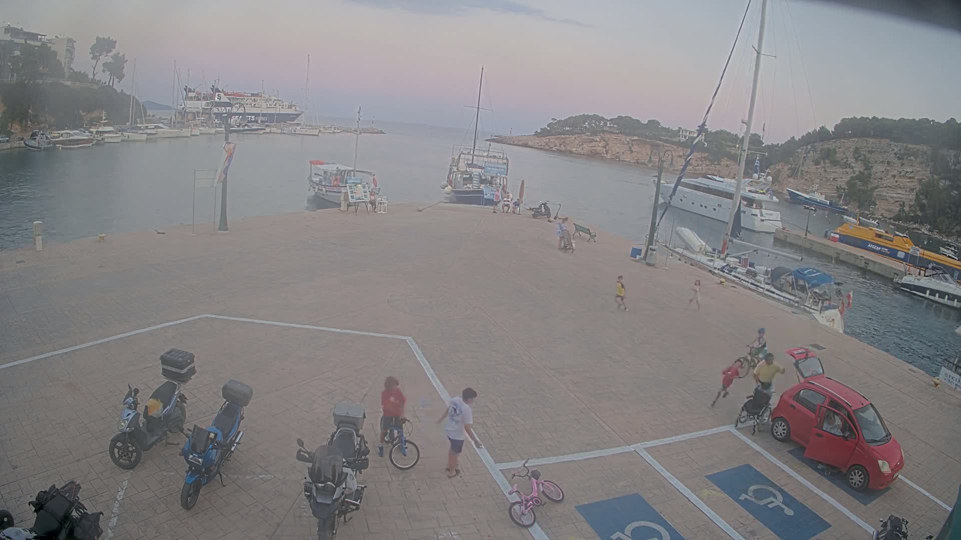 Patitiri, Alonnisos Marine Live Cam - Pattiri, Alonnisos, Sporades, Thessaly & Central Greece (Thessalía), Greece