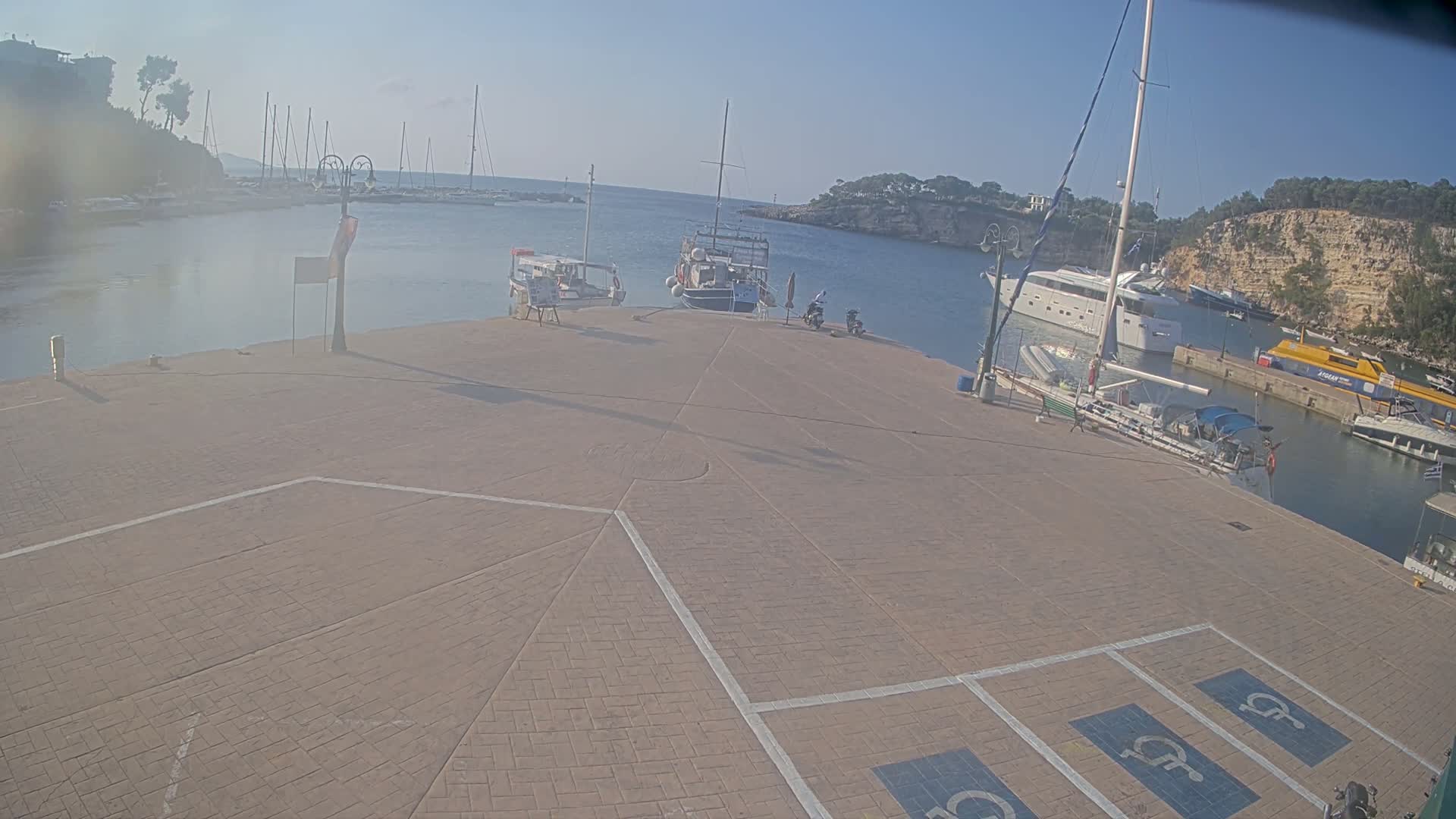Patitiri, Alonnisos Marine Live Cam - Pattiri, Alonnisos, Sporades, Thessaly & Central Greece (Thessalía), Greece