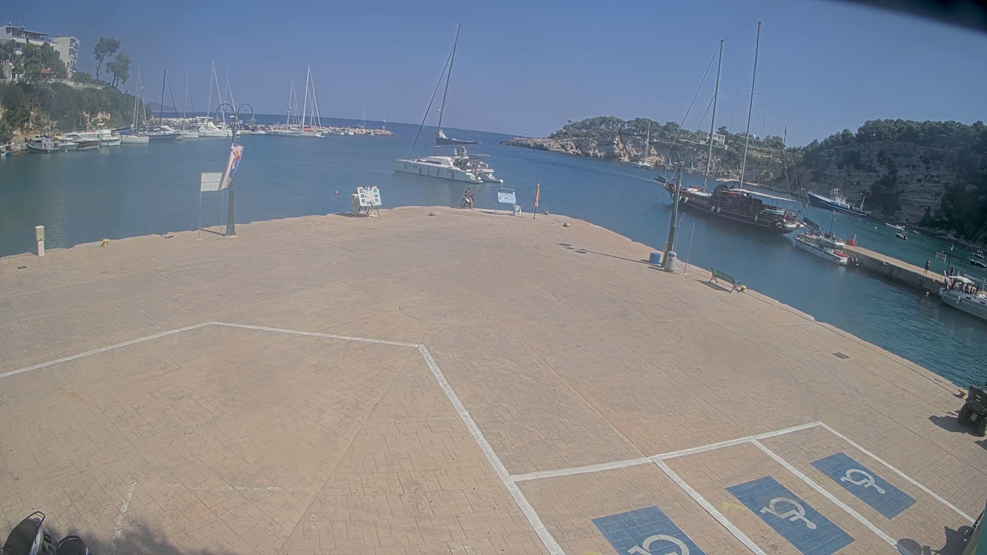 Patitiri, Alonnisos Marine Live Cam - Pattiri, Alonnisos, Sporades, Thessaly & Central Greece (Thessalía), Greece