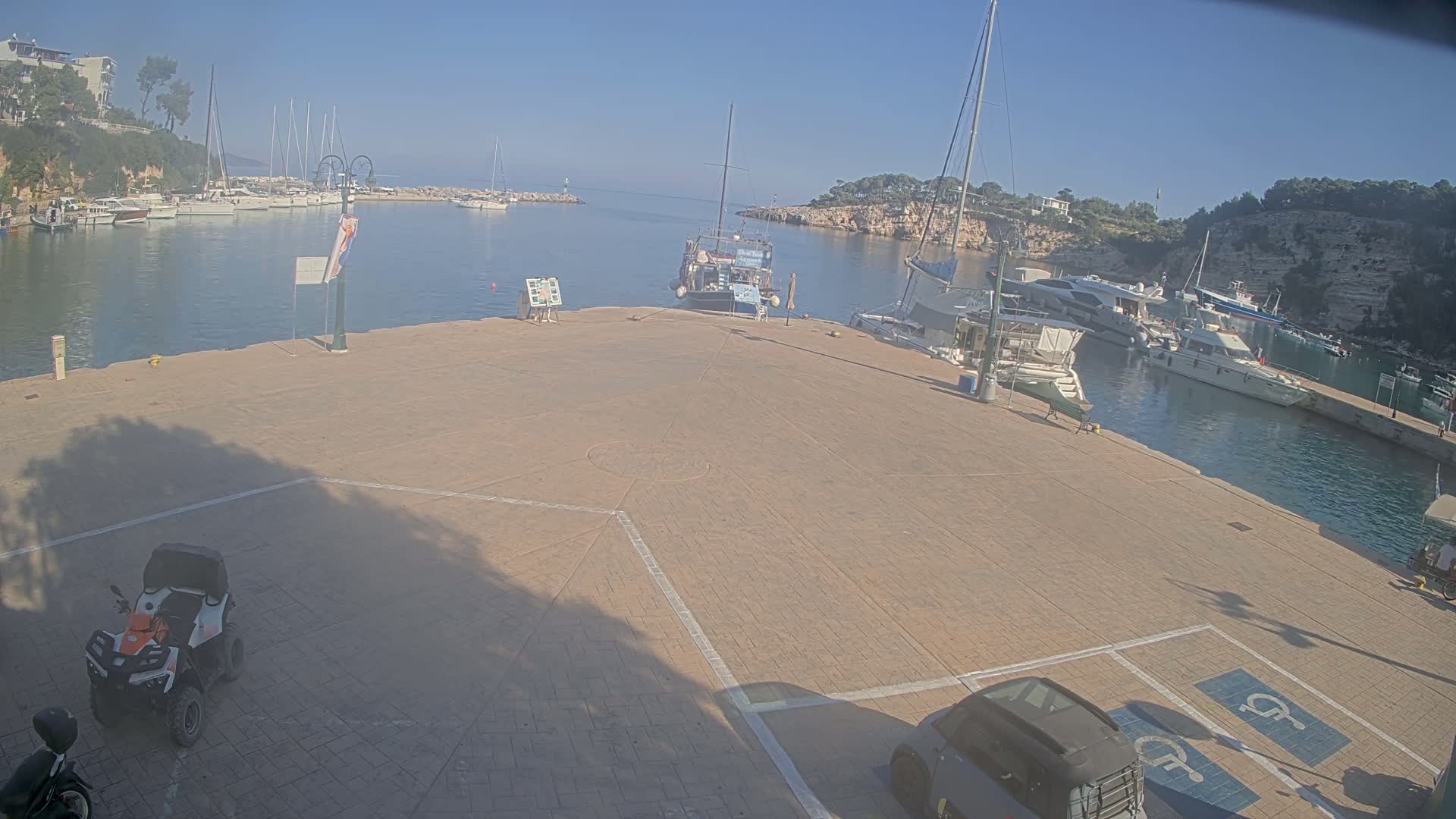 Patitiri, Alonnisos Marine Live Cam - Pattiri, Alonnisos, Sporades, Thessaly & Central Greece (Thessalía), Greece
