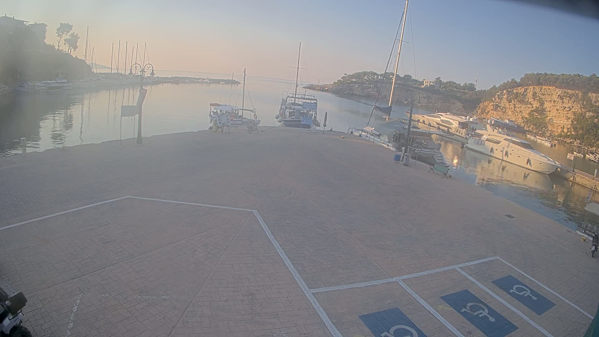 Patitiri, Alonnisos Marine Live Cam - Pattiri, Alonnisos, Sporades, Thessaly & Central Greece (Thessalía), Greece