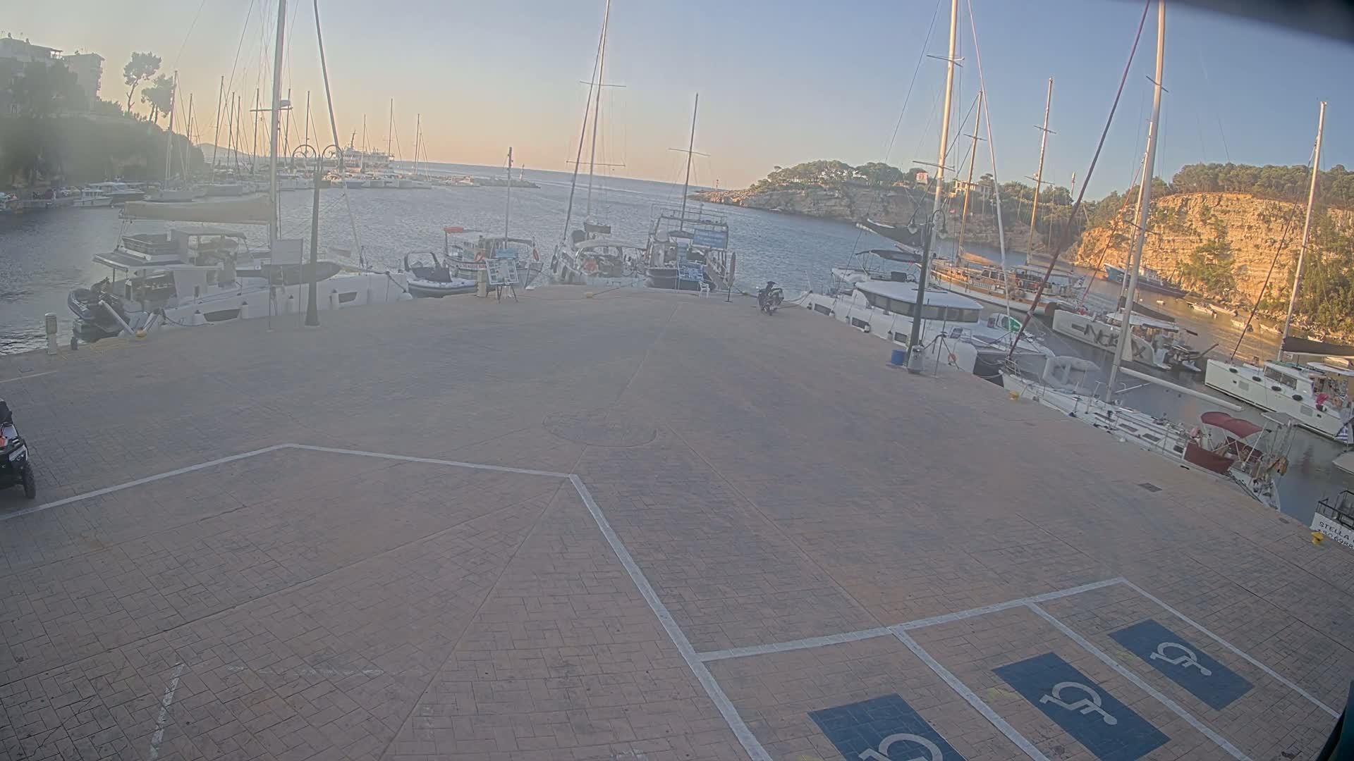 Patitiri, Alonnisos Marine Live Cam - Pattiri, Alonnisos, Sporades, Thessaly & Central Greece (Thessalía), Greece