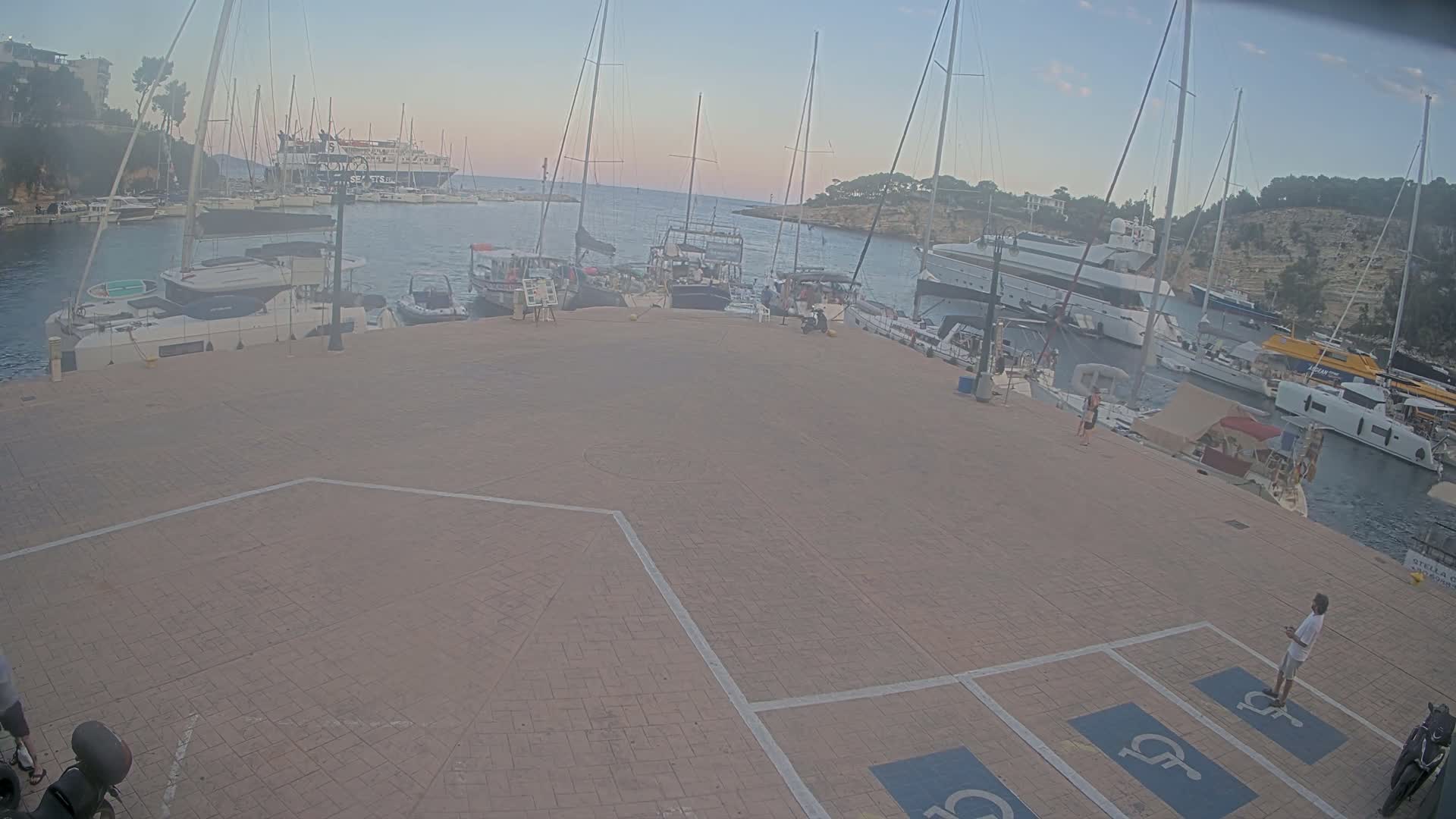 Patitiri, Alonnisos Marine Live Cam - Pattiri, Alonnisos, Sporades, Thessaly & Central Greece (Thessalía), Greece