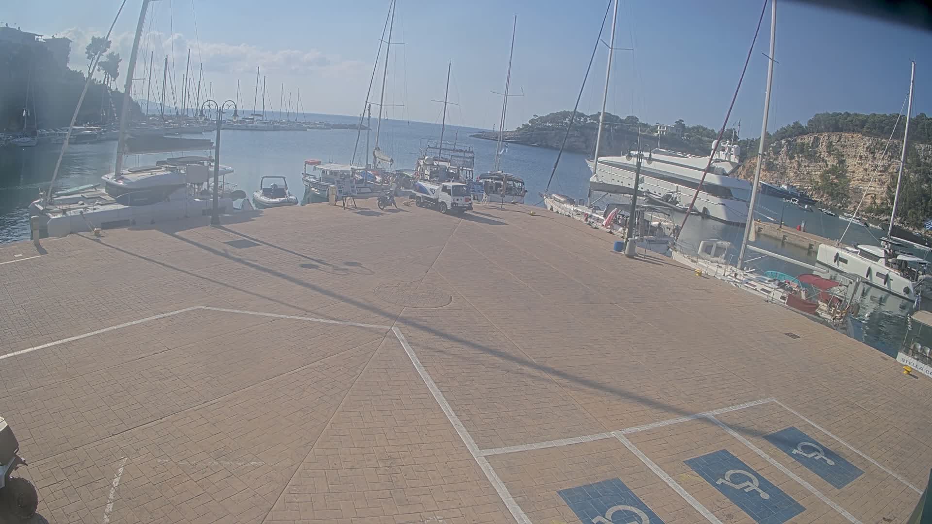 Patitiri, Alonnisos Marine Live Cam - Pattiri, Alonnisos, Sporades, Thessaly & Central Greece (Thessalía), Greece
