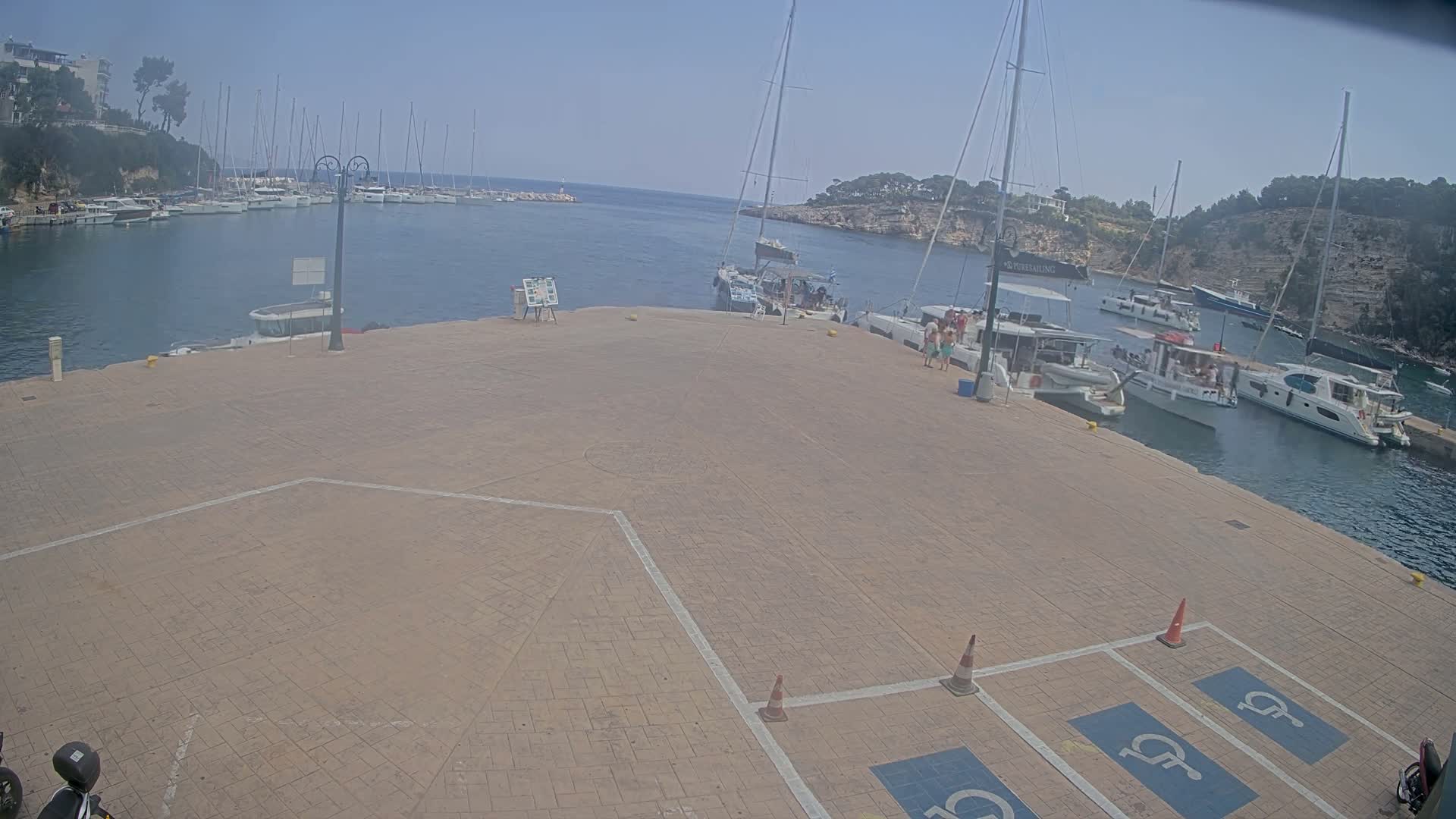 Patitiri, Alonnisos Marine Live Cam - Pattiri, Alonnisos, Sporades, Thessaly & Central Greece (Thessalía), Greece