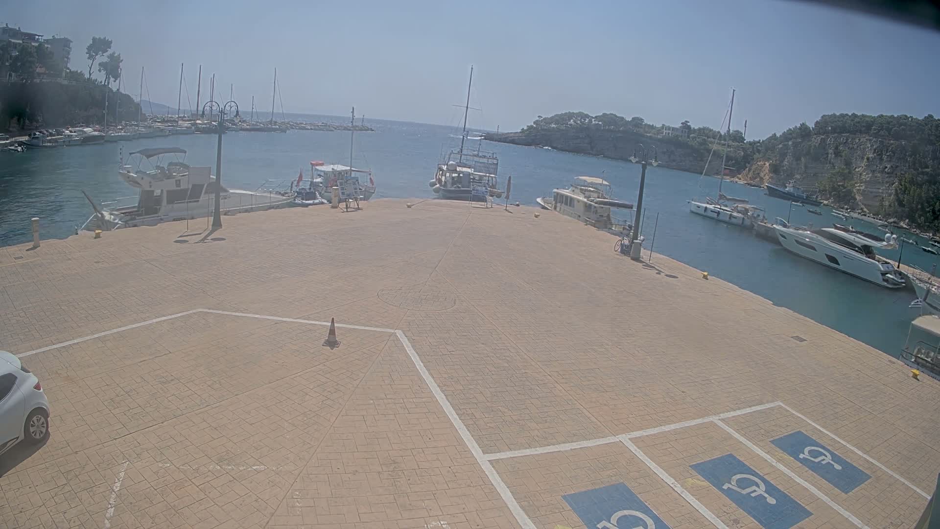 Patitiri, Alonnisos Marine Live Cam - Pattiri, Alonnisos, Sporades, Thessaly & Central Greece (Thessalía), Greece