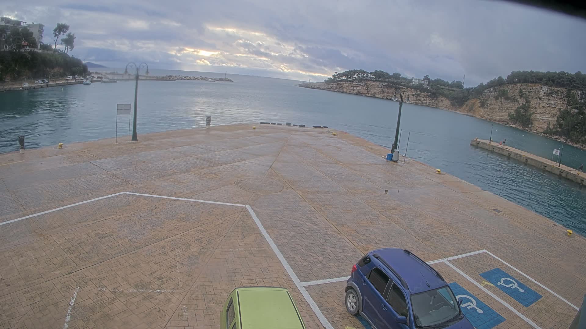 Patitiri, Alonnisos Marine Live Cam - Pattiri, Alonnisos, Sporades, Thessaly & Central Greece (Thessalía), Greece
