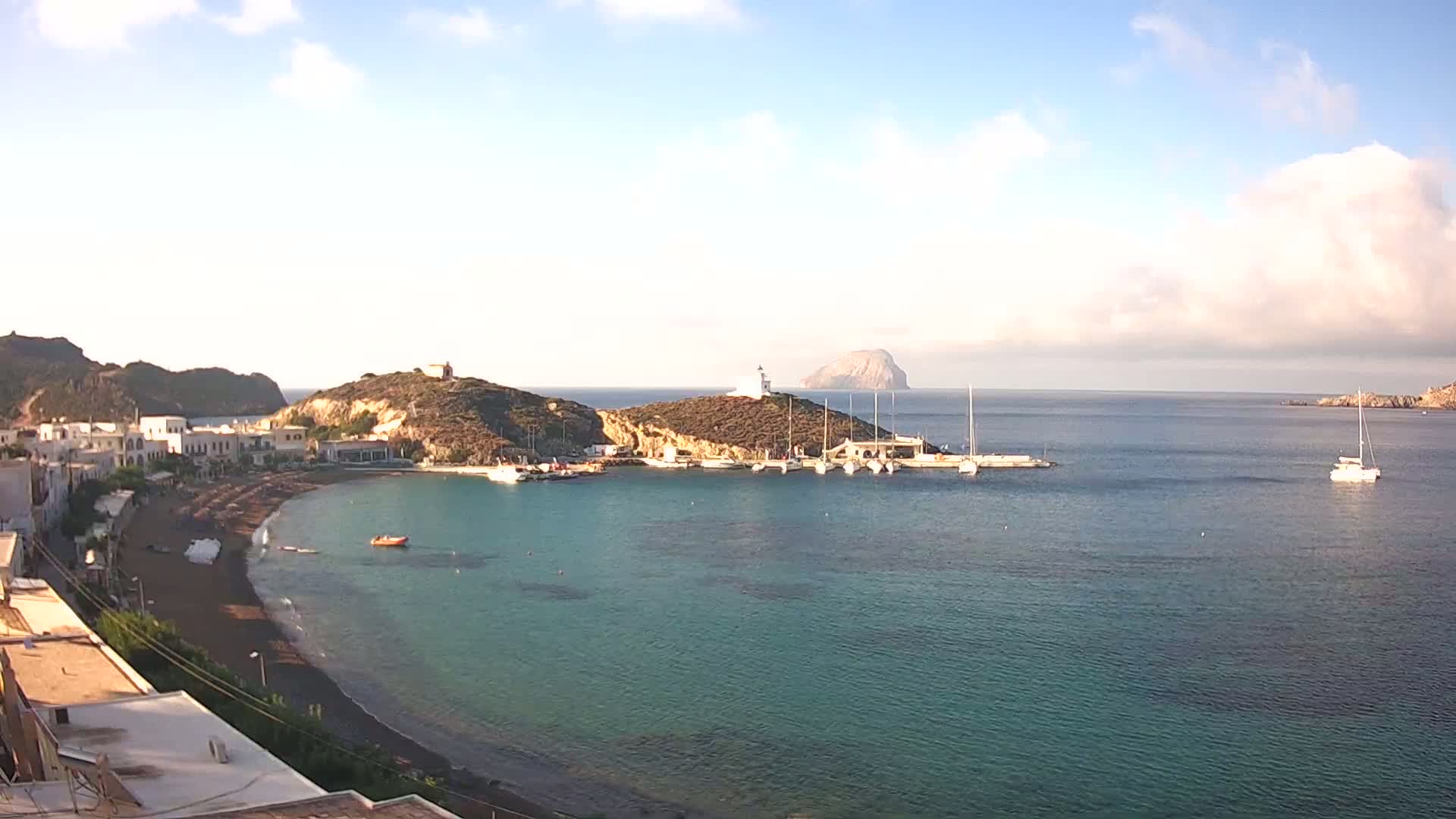 Kythira Island, Kapsali  Village & Paralia Kapsali Beach Live Cam - Kapsali, Kythira, Islands (Níson), Attica (Attikí), Greece