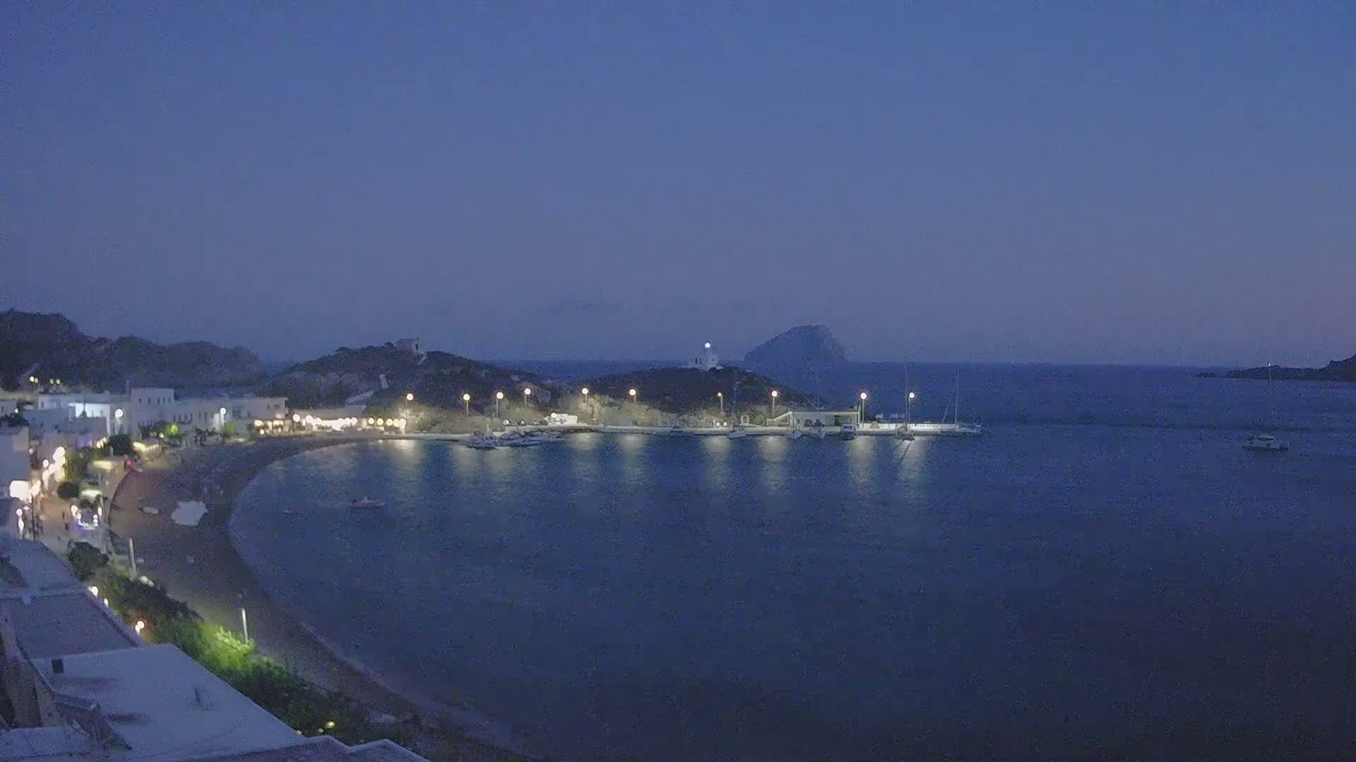 Kythira Island, Kapsali  Village & Paralia Kapsali Beach Live Cam - Kapsali, Kythira, Islands (Níson), Attica (Attikí), Greece
