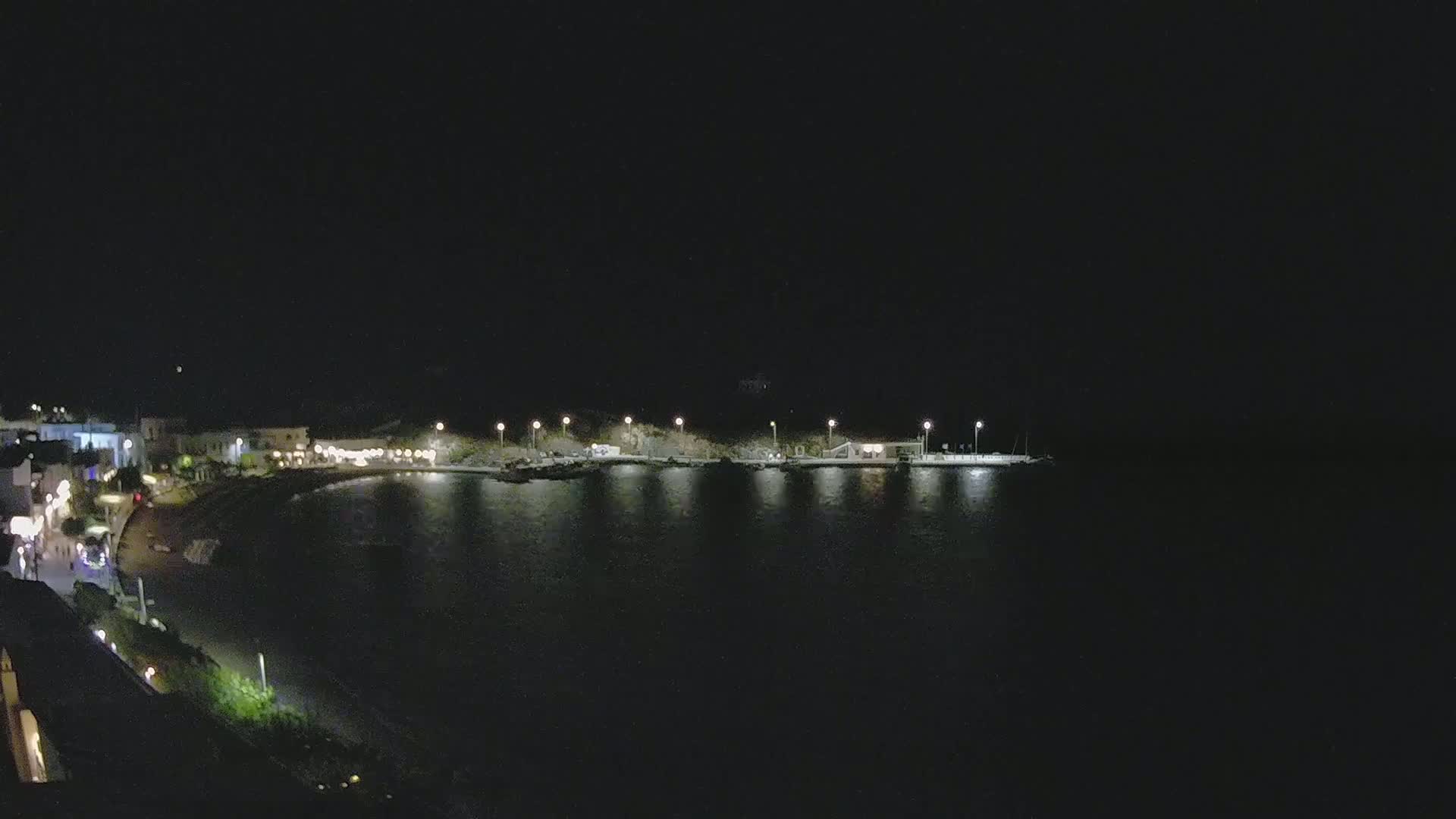 Kythira Island, Kapsali  Village & Paralia Kapsali Beach Live Cam - Kapsali, Kythira, Islands (Níson), Attica (Attikí), Greece