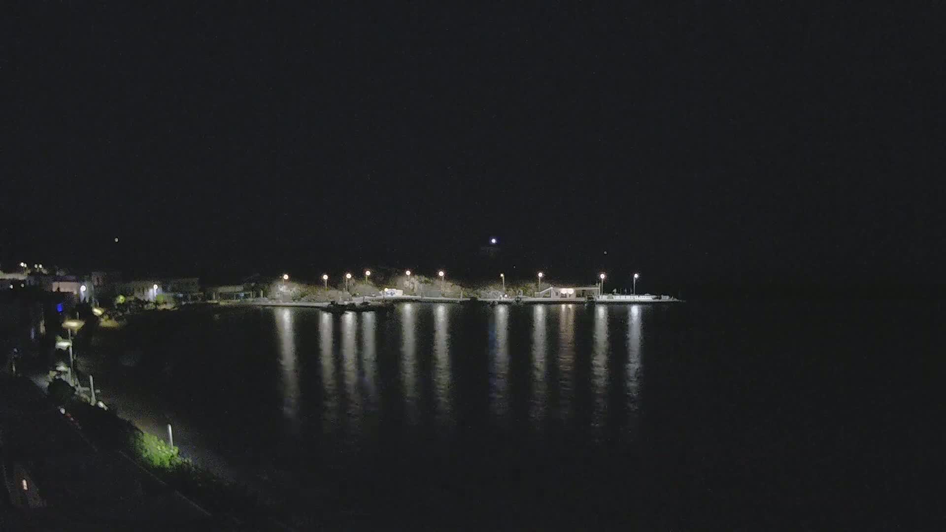 Kythira Island, Kapsali  Village & Paralia Kapsali Beach Live Cam - Kapsali, Kythira, Islands (Níson), Attica (Attikí), Greece