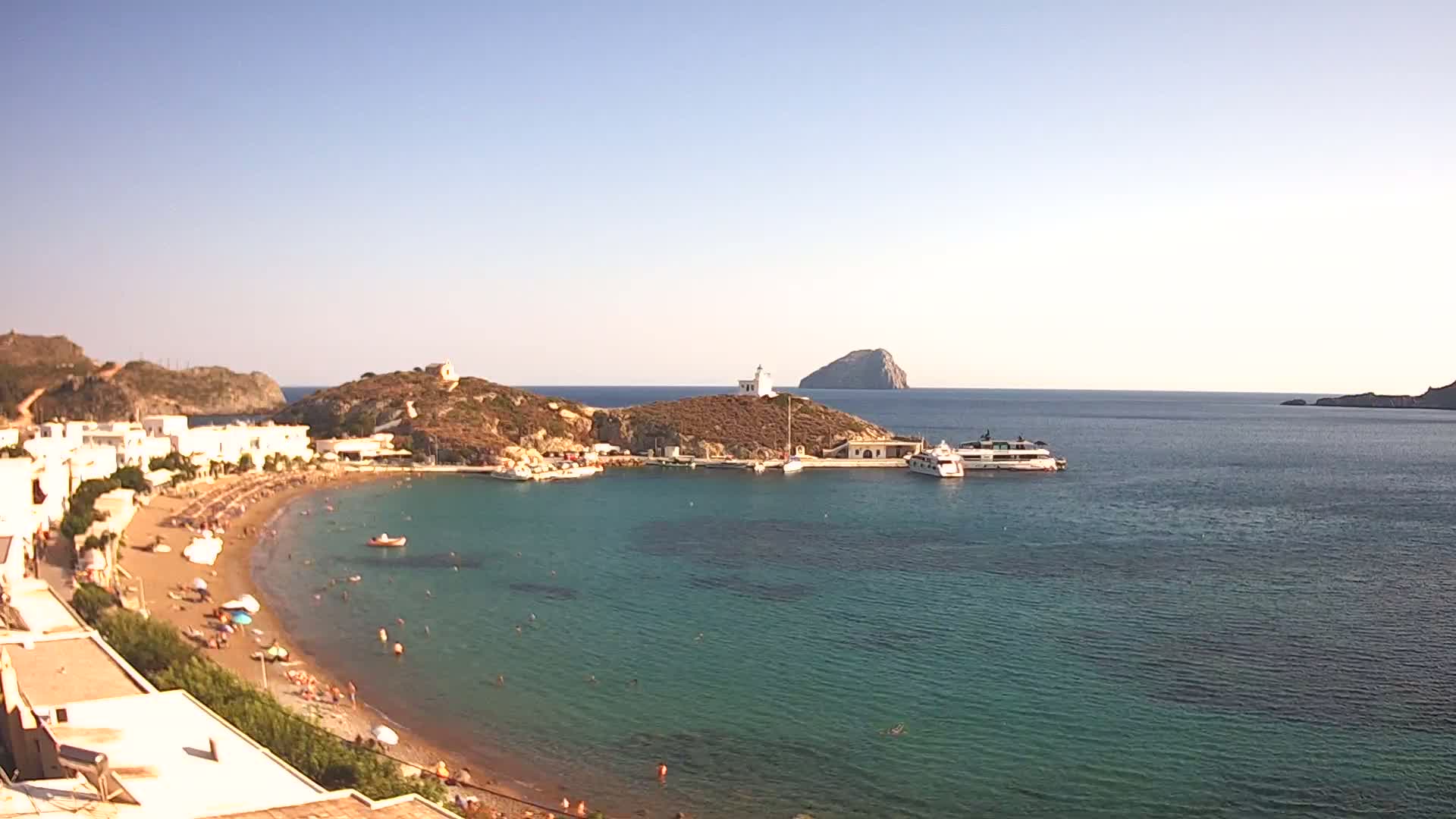 Kythira Island, Kapsali  Village & Paralia Kapsali Beach Live Cam - Kapsali, Kythira, Islands (Níson), Attica (Attikí), Greece