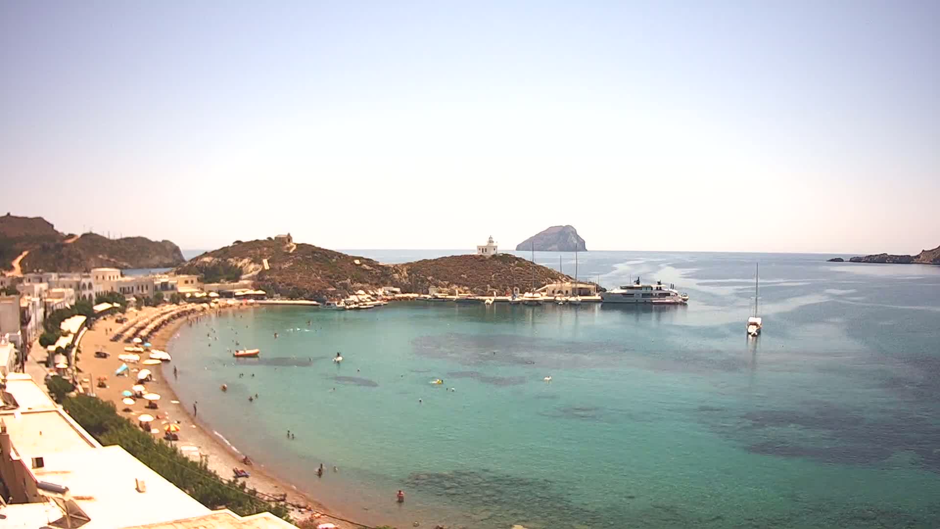 Kythira Island, Kapsali  Village & Paralia Kapsali Beach Live Cam - Kapsali, Kythira, Islands (Níson), Attica (Attikí), Greece