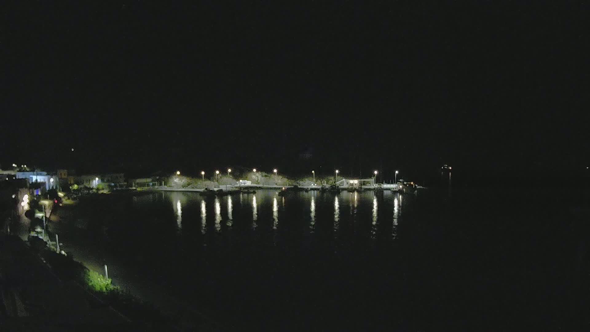 Kythira Island, Kapsali  Village & Paralia Kapsali Beach Live Cam - Kapsali, Kythira, Islands (Níson), Attica (Attikí), Greece