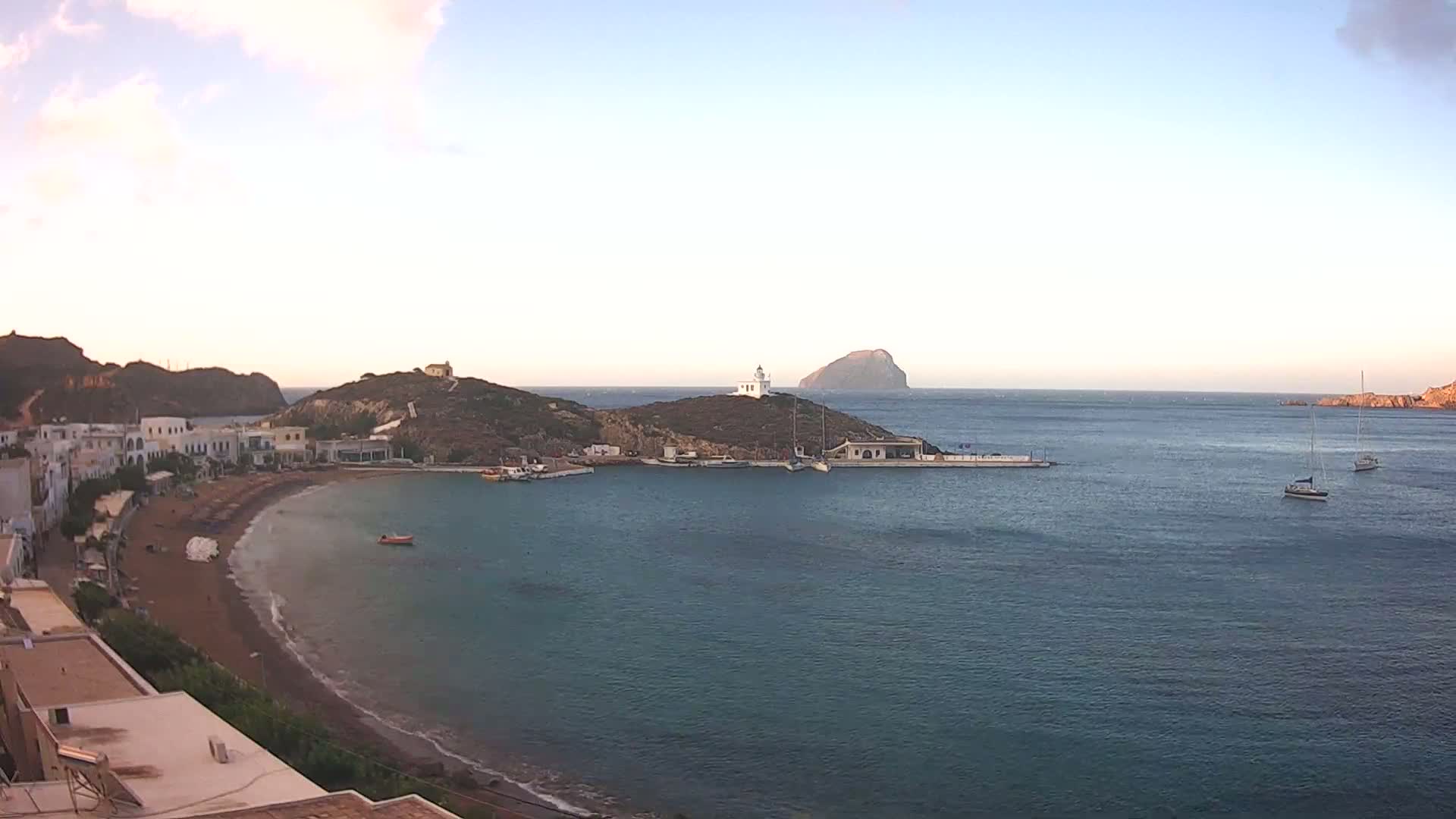 Kythira Island, Kapsali  Village & Paralia Kapsali Beach Live Cam - Kapsali, Kythira, Islands (Níson), Attica (Attikí), Greece