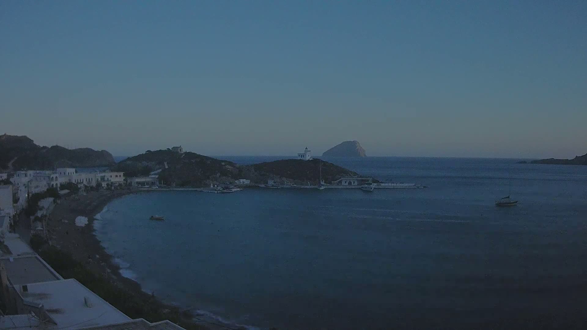 Kythira Island, Kapsali  Village & Paralia Kapsali Beach Live Cam - Kapsali, Kythira, Islands (Níson), Attica (Attikí), Greece