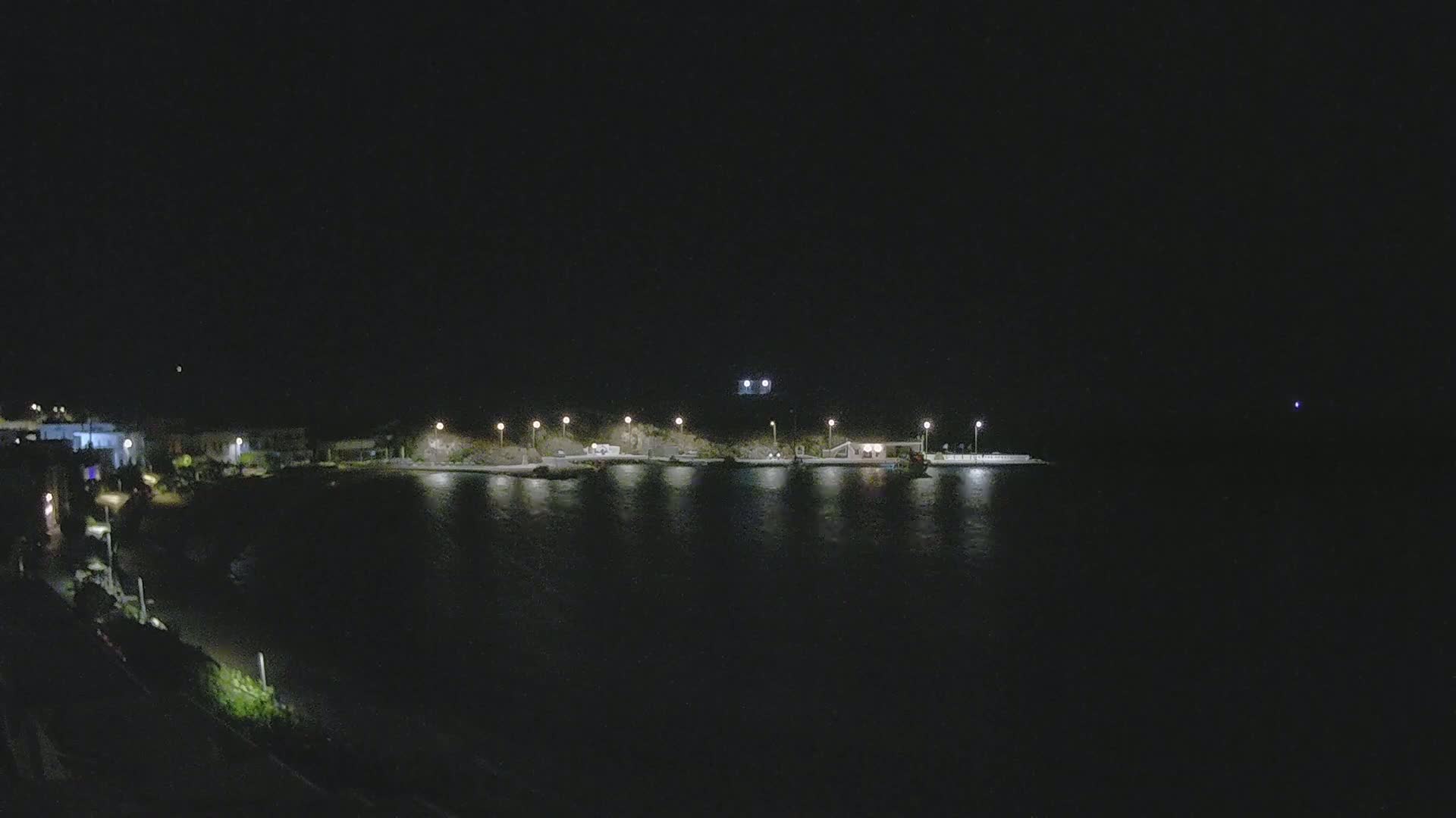 Kythira Island, Kapsali  Village & Paralia Kapsali Beach Live Cam - Kapsali, Kythira, Islands (Níson), Attica (Attikí), Greece
