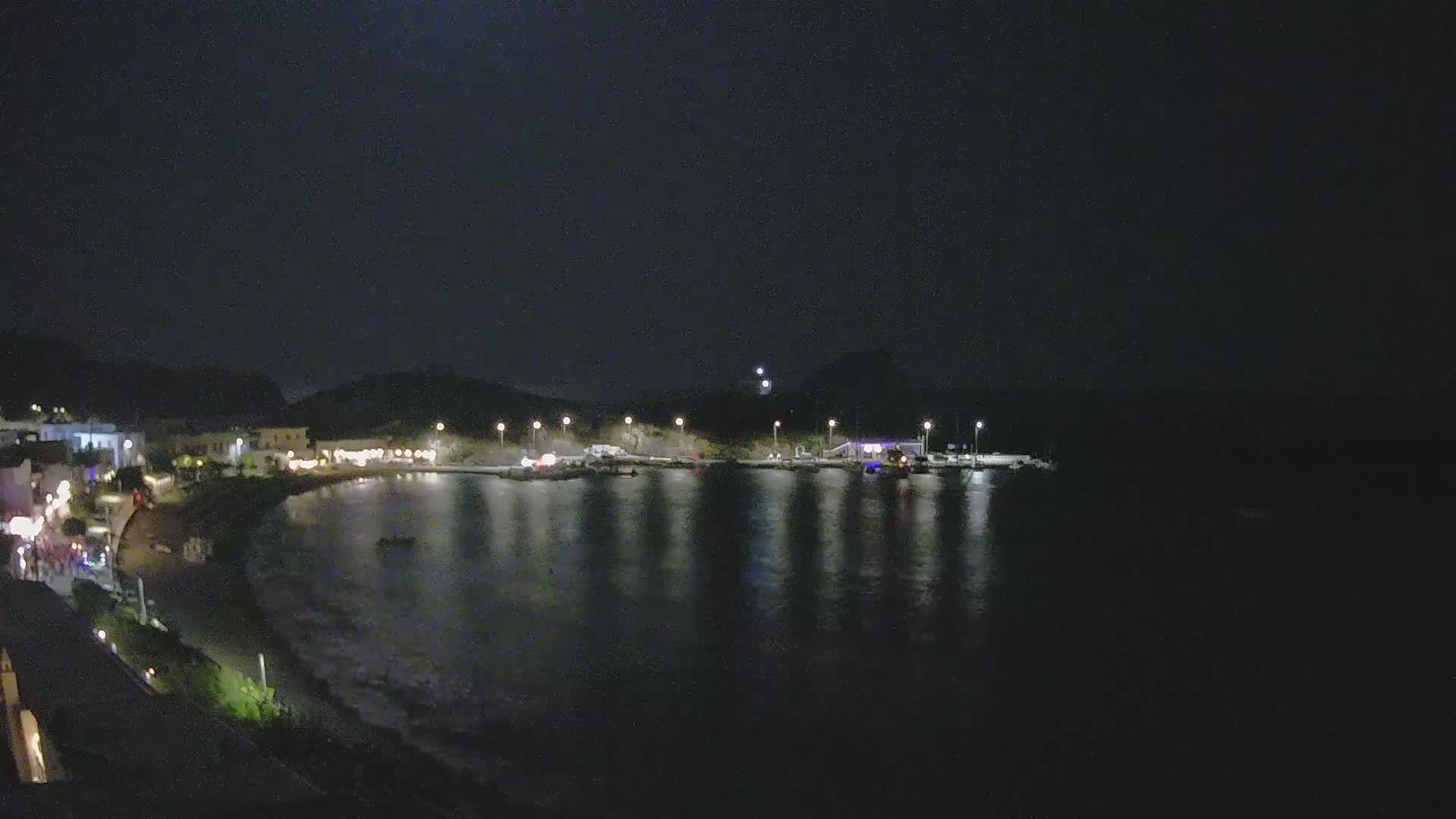 Kythira Island, Kapsali  Village & Paralia Kapsali Beach Live Cam - Kapsali, Kythira, Islands (Níson), Attica (Attikí), Greece