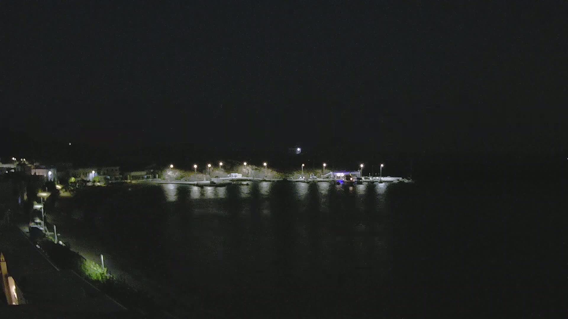 Kythira Island, Kapsali  Village & Paralia Kapsali Beach Live Cam - Kapsali, Kythira, Islands (Níson), Attica (Attikí), Greece