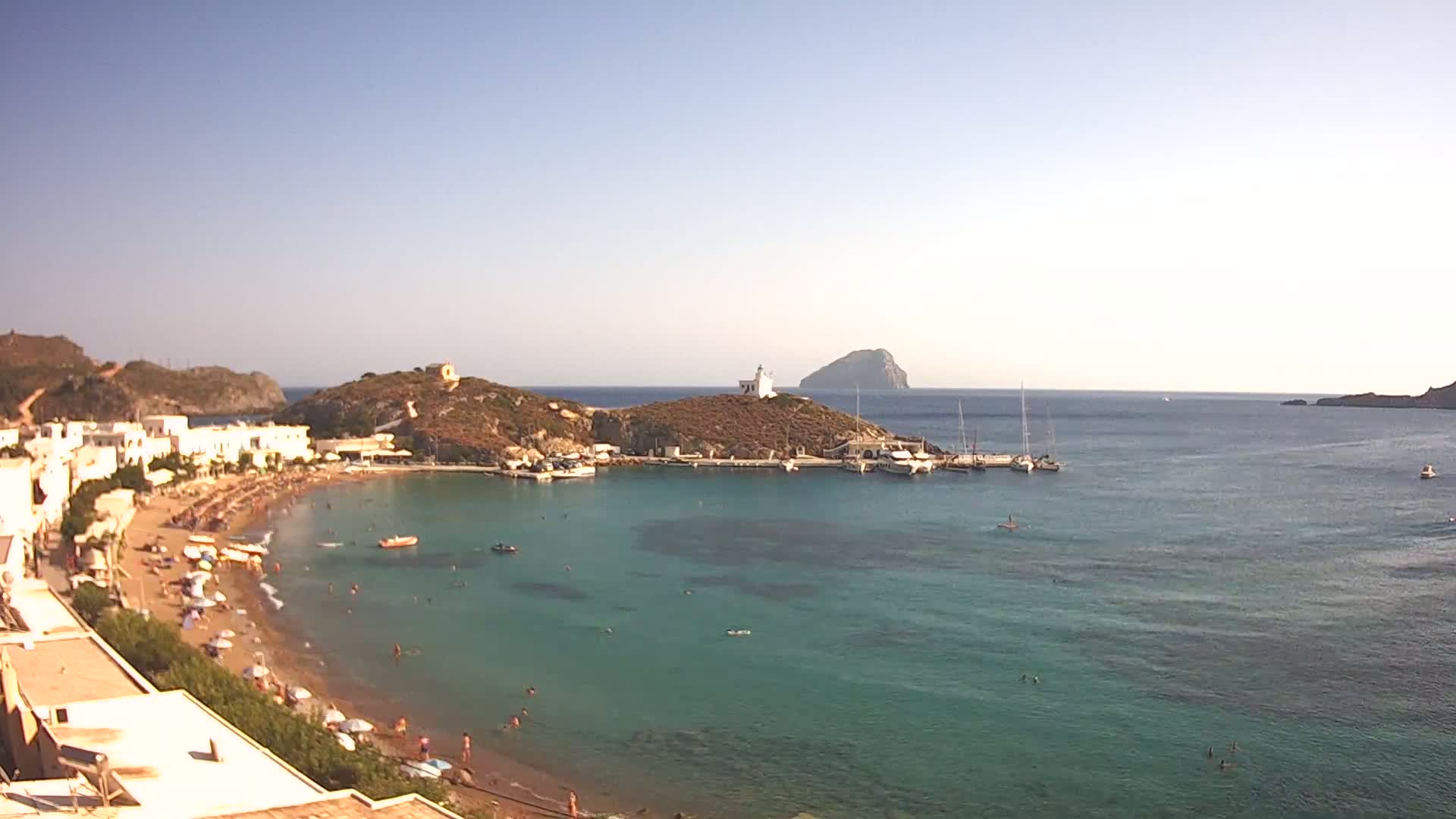 Kythira Island, Kapsali  Village & Paralia Kapsali Beach Live Cam - Kapsali, Kythira, Islands (Níson), Attica (Attikí), Greece
