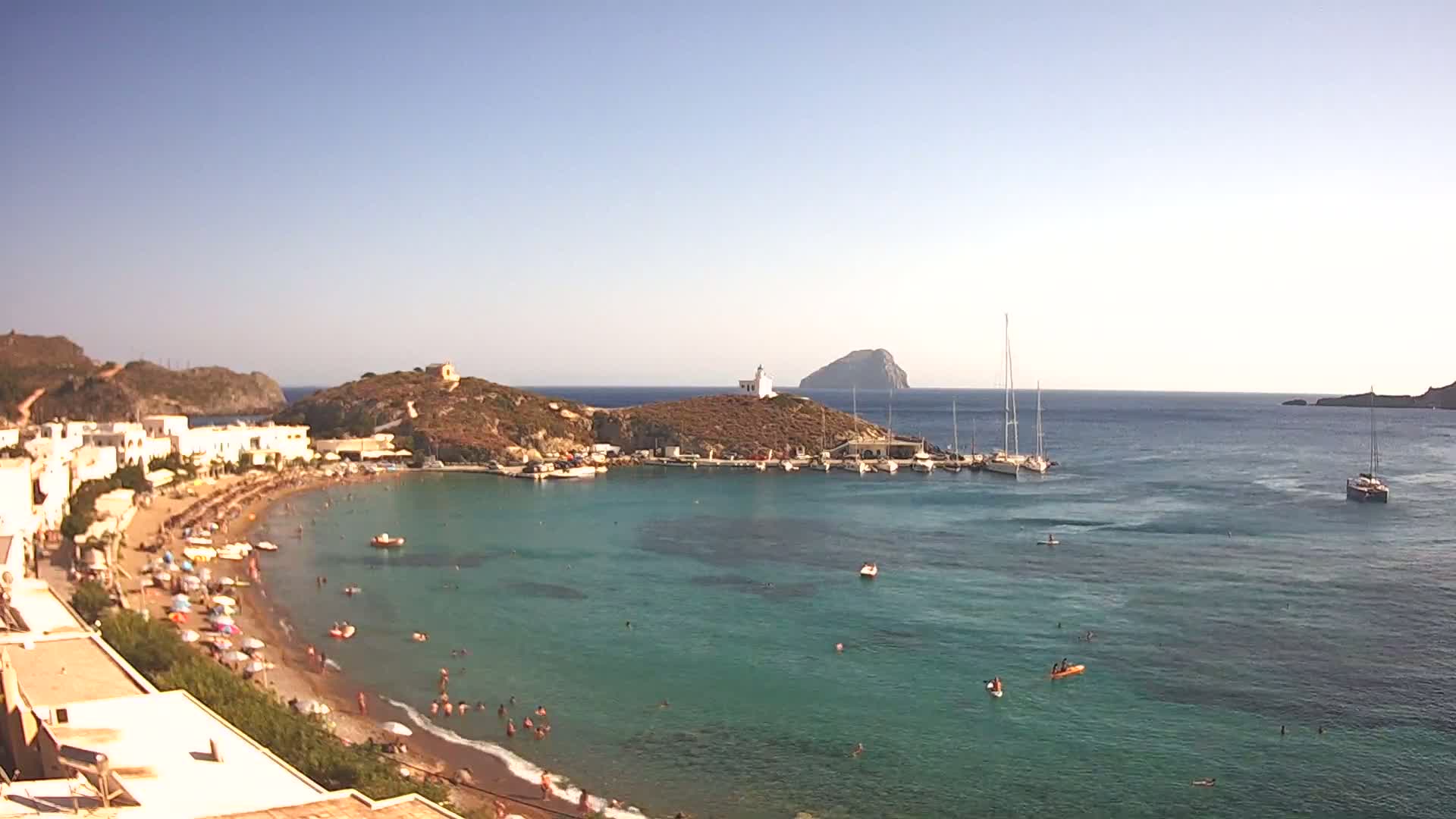 Kythira Island, Kapsali  Village & Paralia Kapsali Beach Live Cam - Kapsali, Kythira, Islands (Níson), Attica (Attikí), Greece