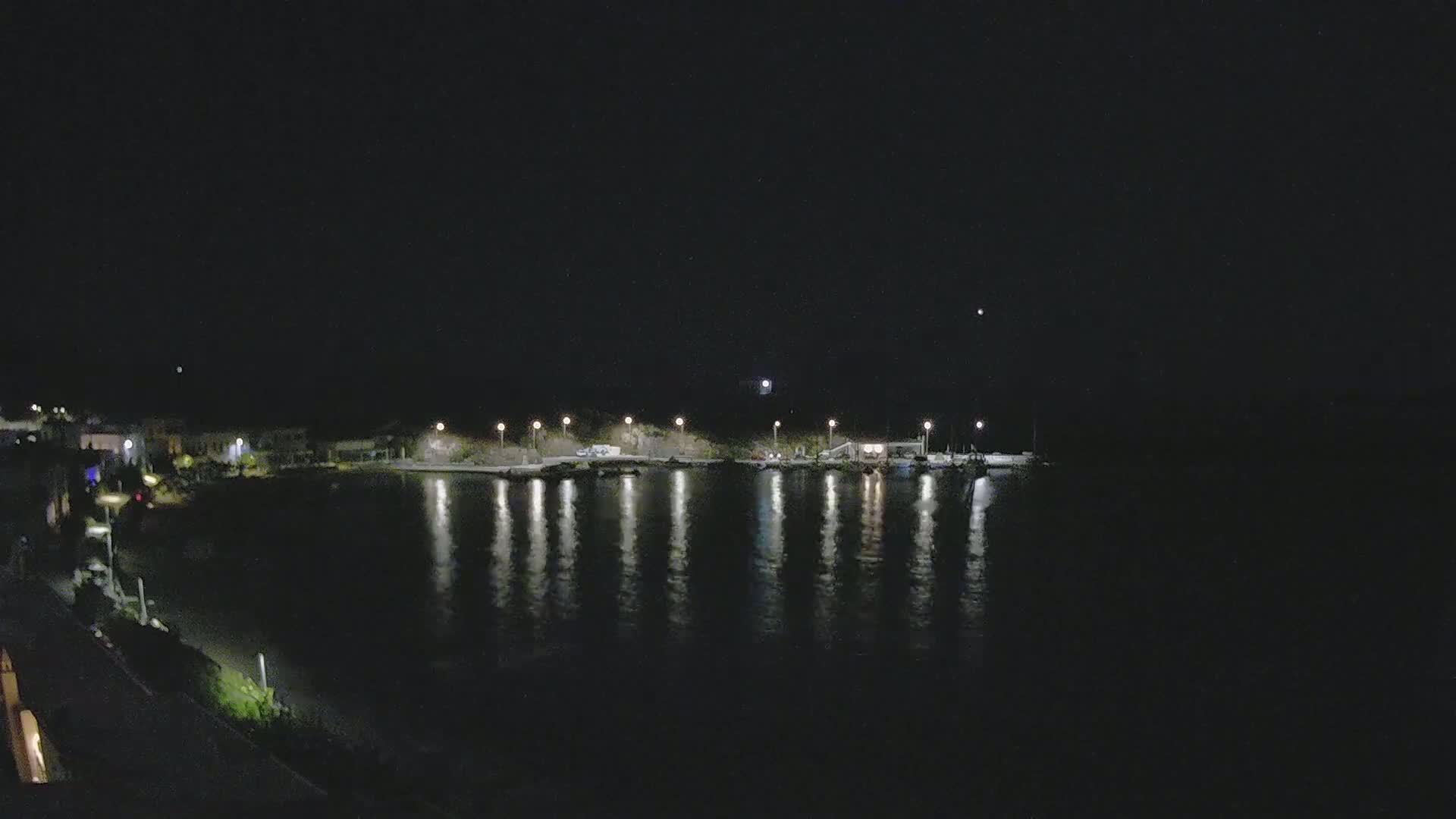 Kythira Island, Kapsali  Village & Paralia Kapsali Beach Live Cam - Kapsali, Kythira, Islands (Níson), Attica (Attikí), Greece