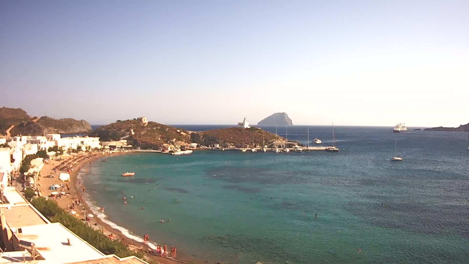 Kythira Island, Kapsali  Village & Paralia Kapsali Beach Live Cam - Kapsali, Kythira, Islands (Níson), Attica (Attikí), Greece