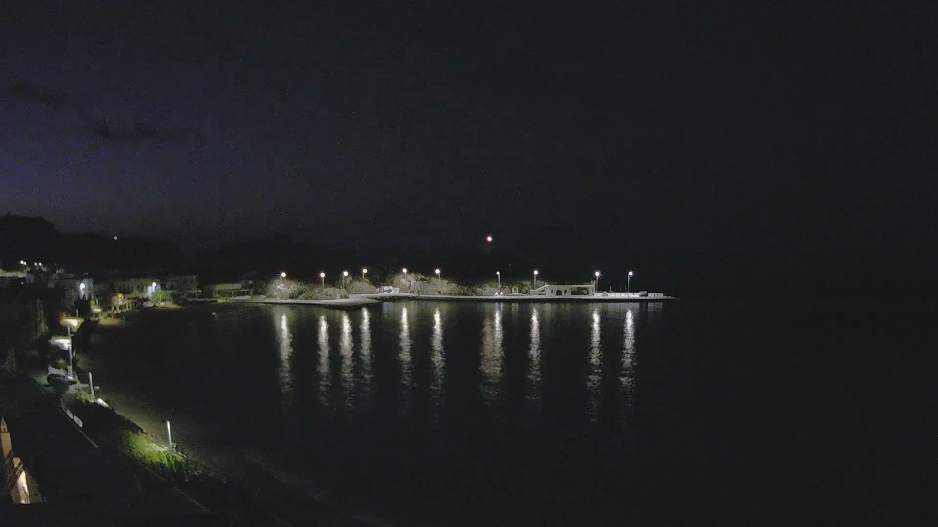 Kythira Island, Kapsali  Village & Paralia Kapsali Beach Live Cam - Kapsali, Kythira, Islands (Níson), Attica (Attikí), Greece