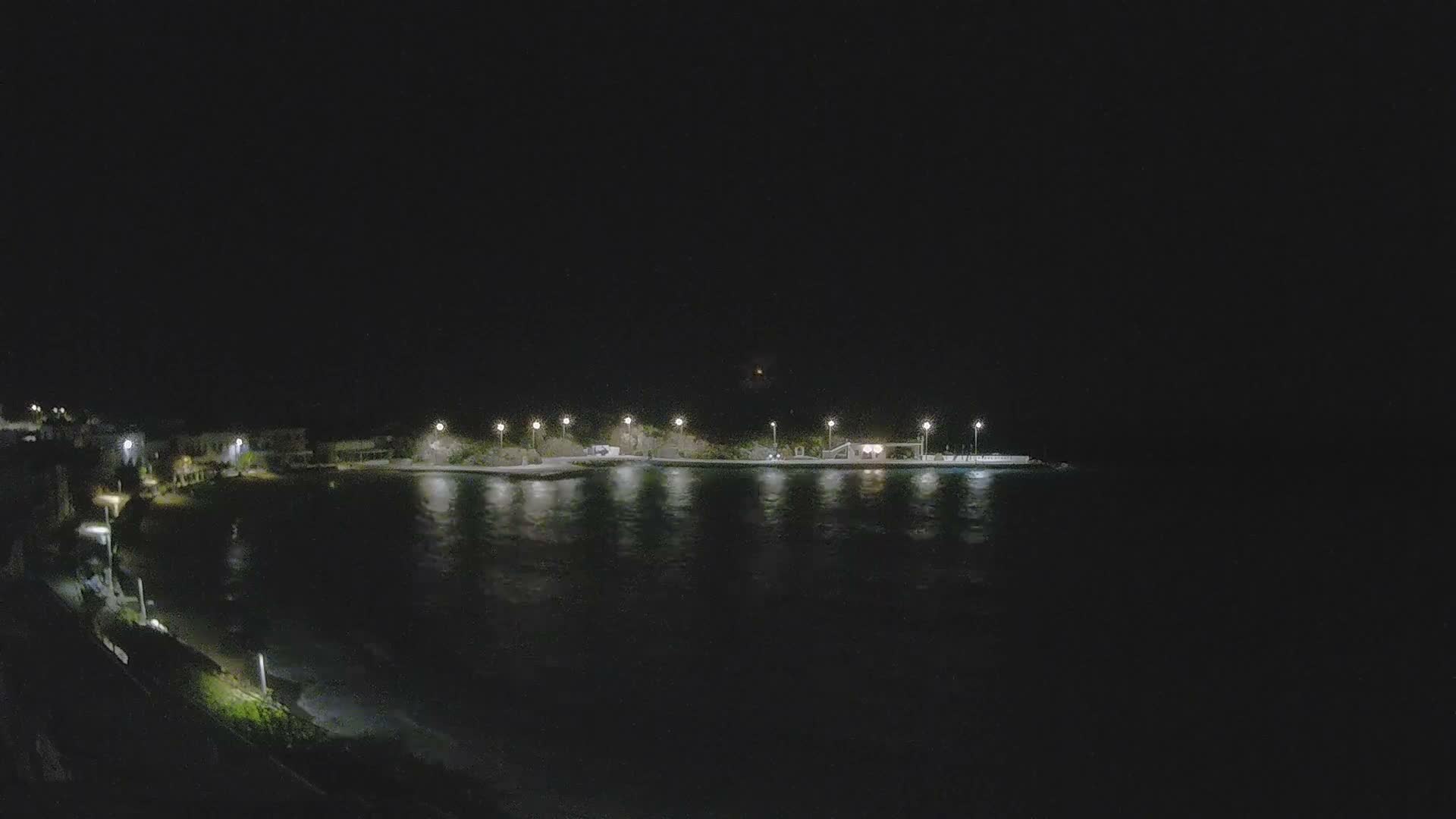 Kythira Island, Kapsali  Village & Paralia Kapsali Beach Live Cam - Kapsali, Kythira, Islands (Níson), Attica (Attikí), Greece